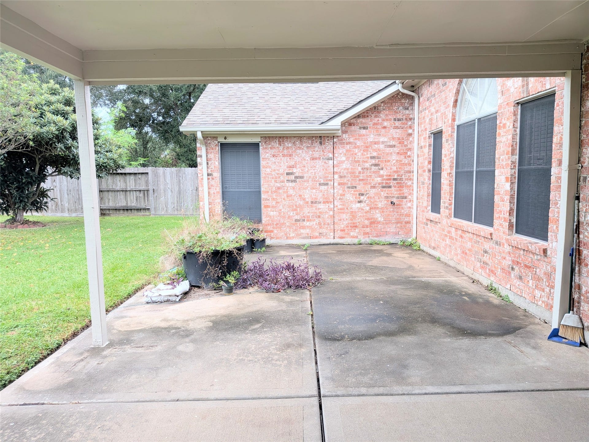14411 Berrington Drive, Houston, TX 77083 14411 Berrington Drive, Houston, TX 77083