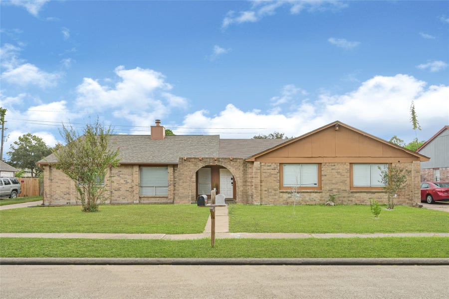 Property photo for 19527 Lazy Valley Drive, Katy, TX