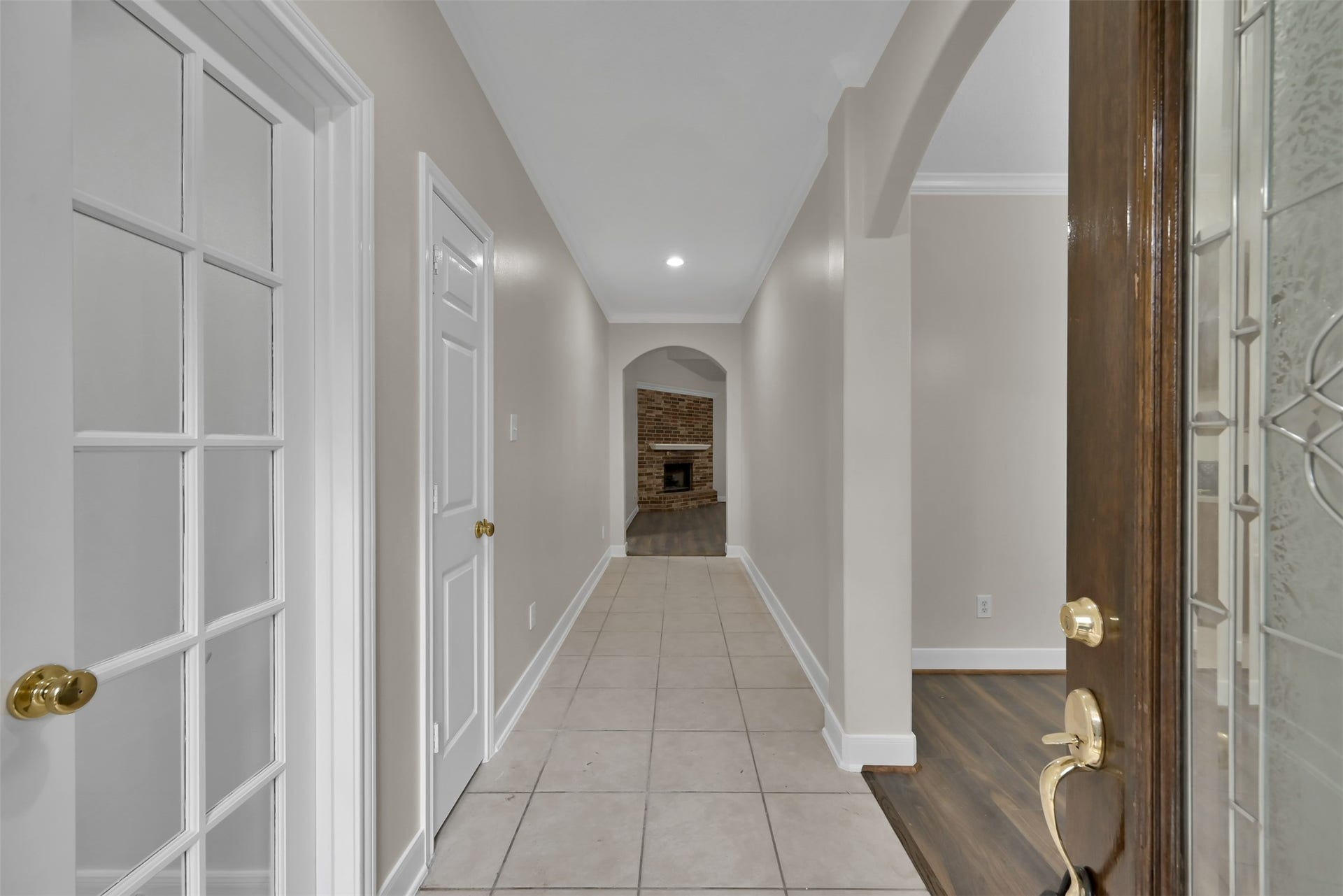 13425 Hidden Valley Drive, Montgomery, TX 77356 Entry to the house.