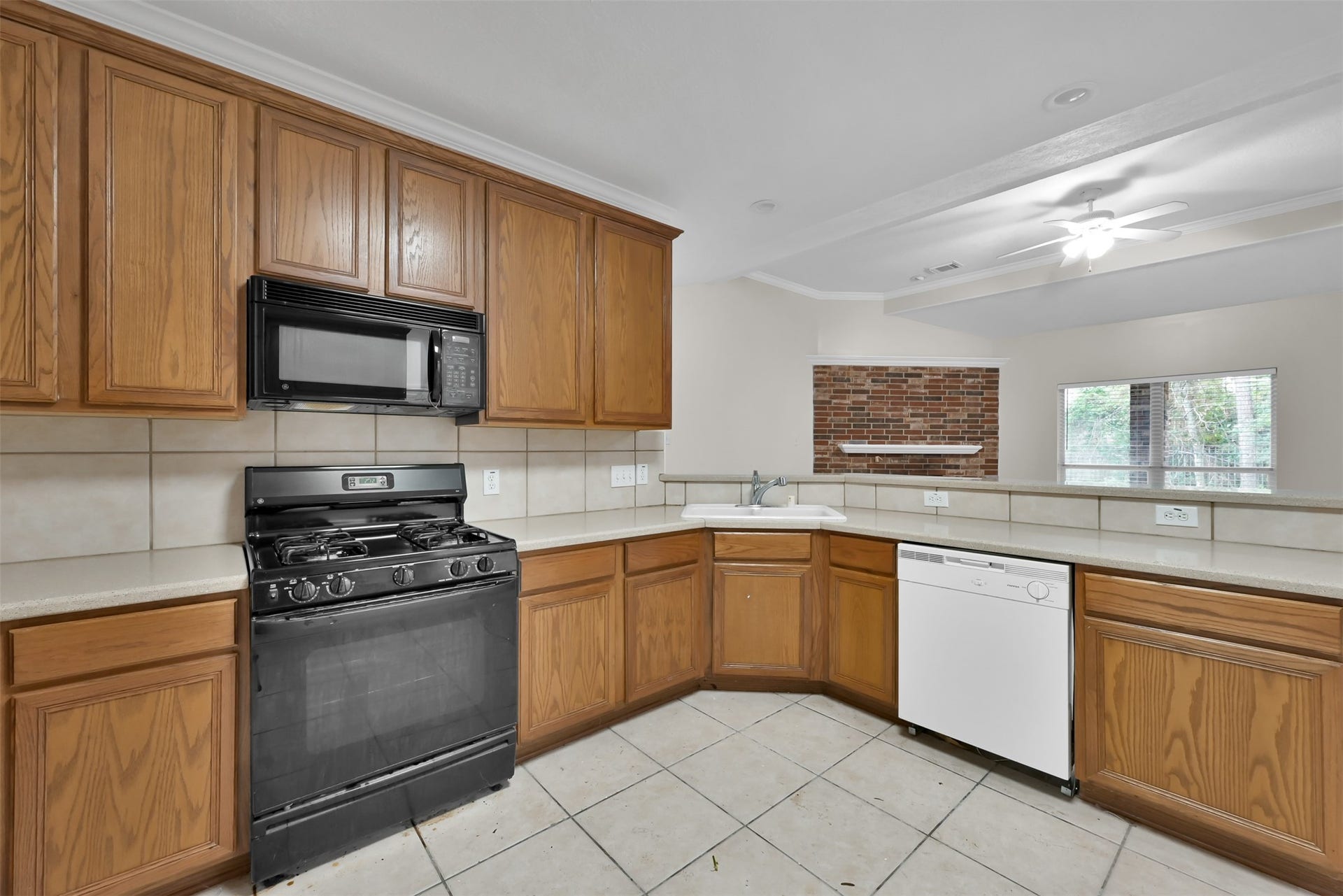 13425 Hidden Valley Drive, Montgomery, TX 77356 As you enter the kitchen from the Dining room.