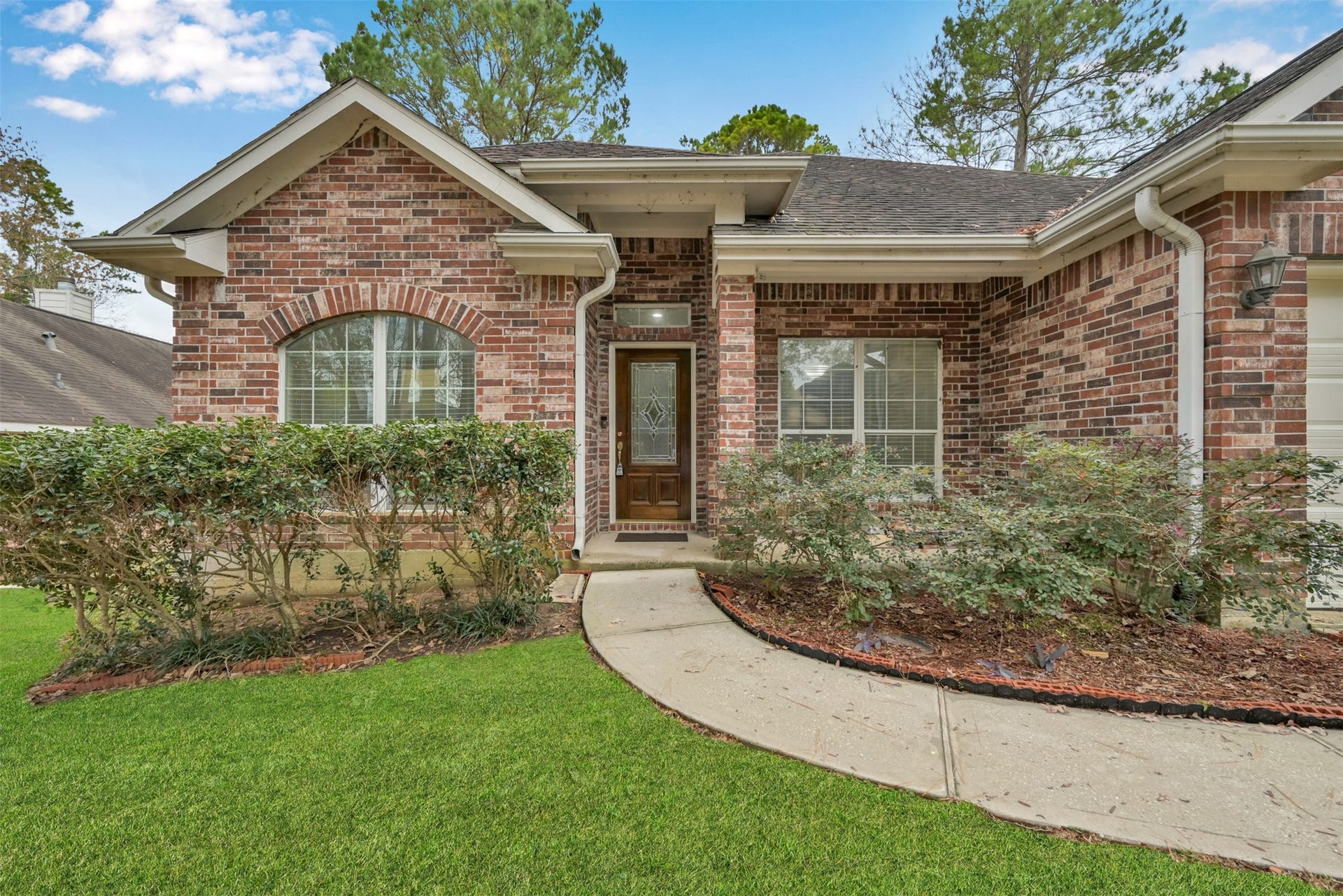 13425 Hidden Valley Drive, Montgomery, TX 77356 Getting out of your car, looking at the front door.