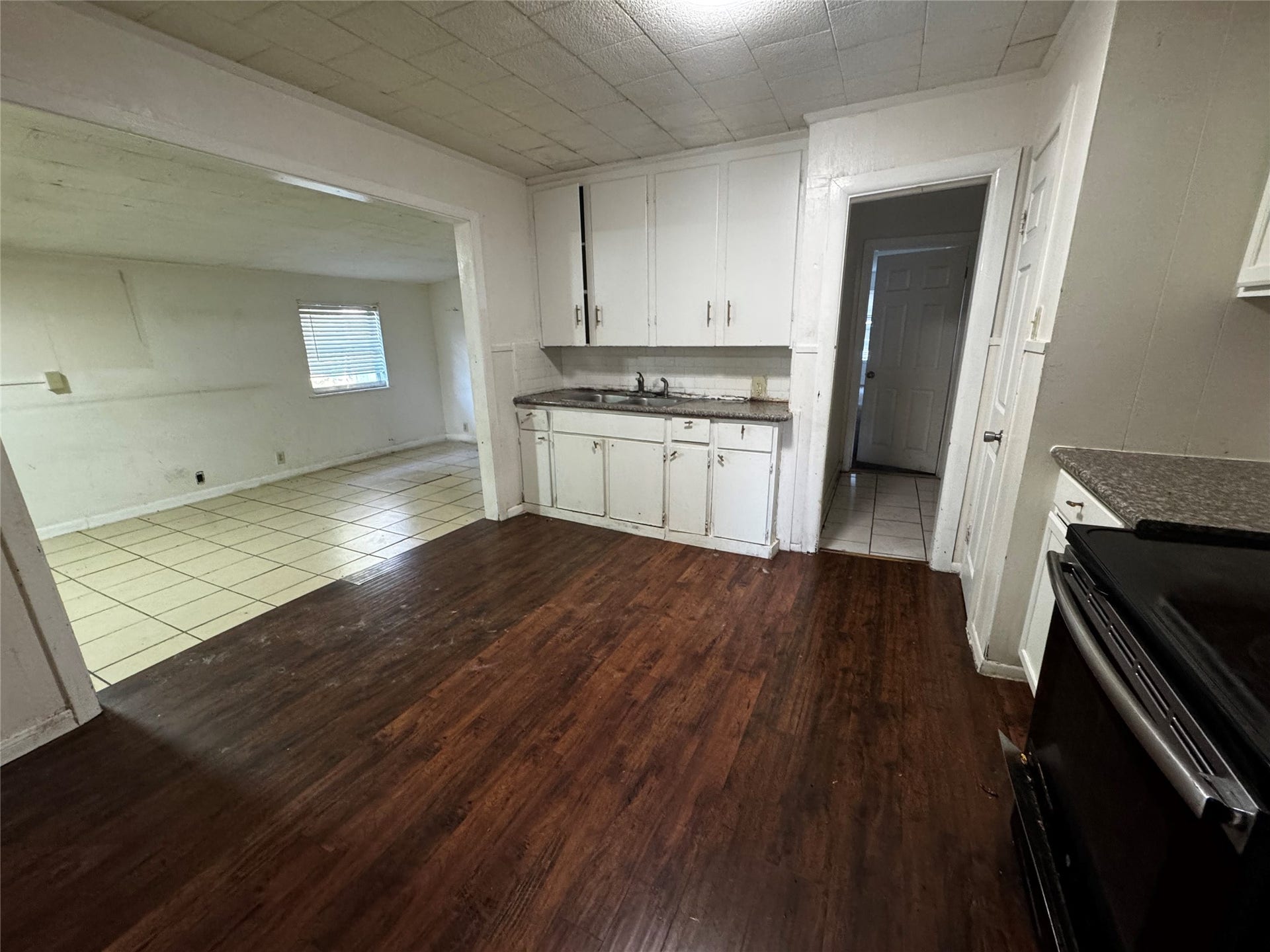 225 Beatrice Street, La Marque, TX 77568 225 Beatrice Street, La Marque, TX 77568