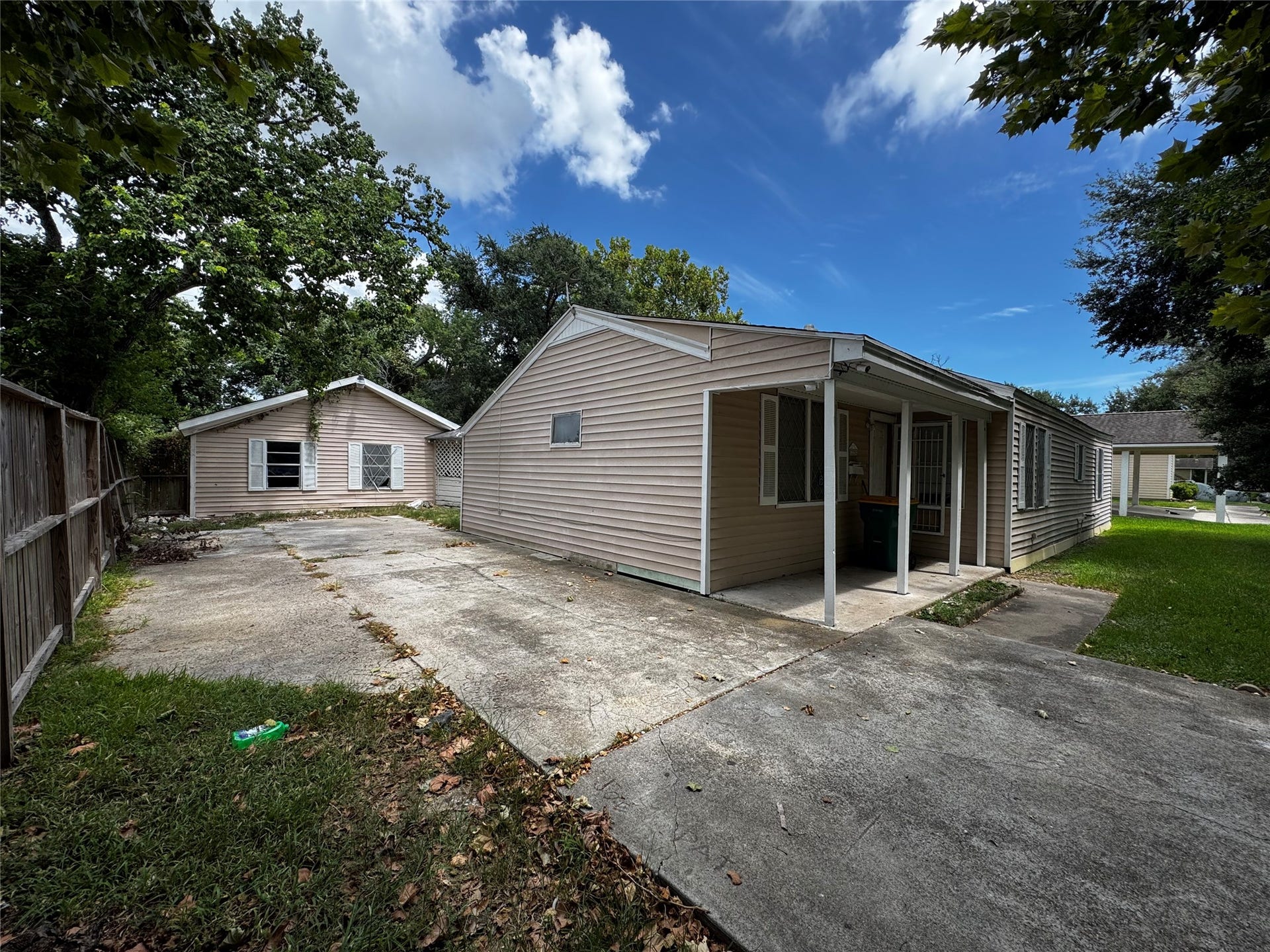 225 Beatrice Street, La Marque, TX 77568 225 Beatrice Street, La Marque, TX 77568