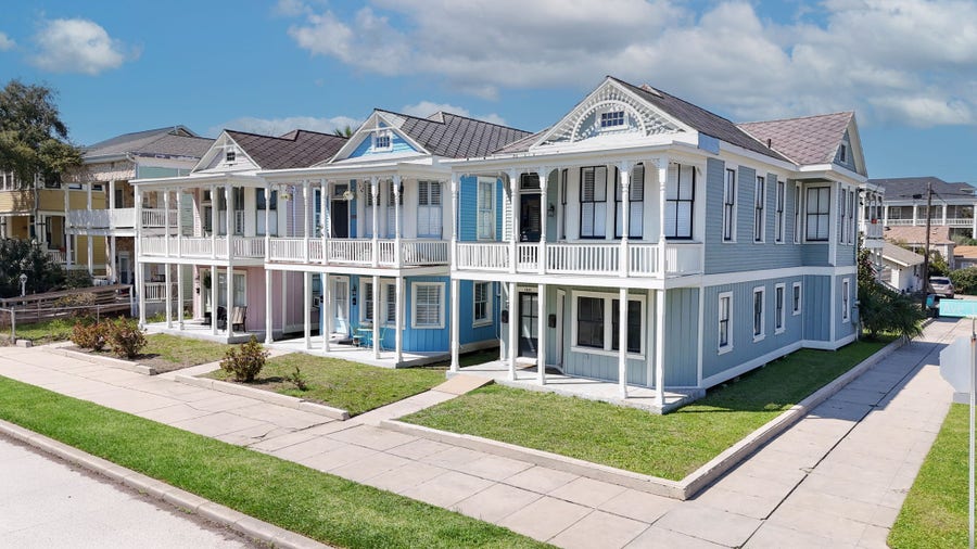 Property photo for 1602 Avenue L, Galveston, TX