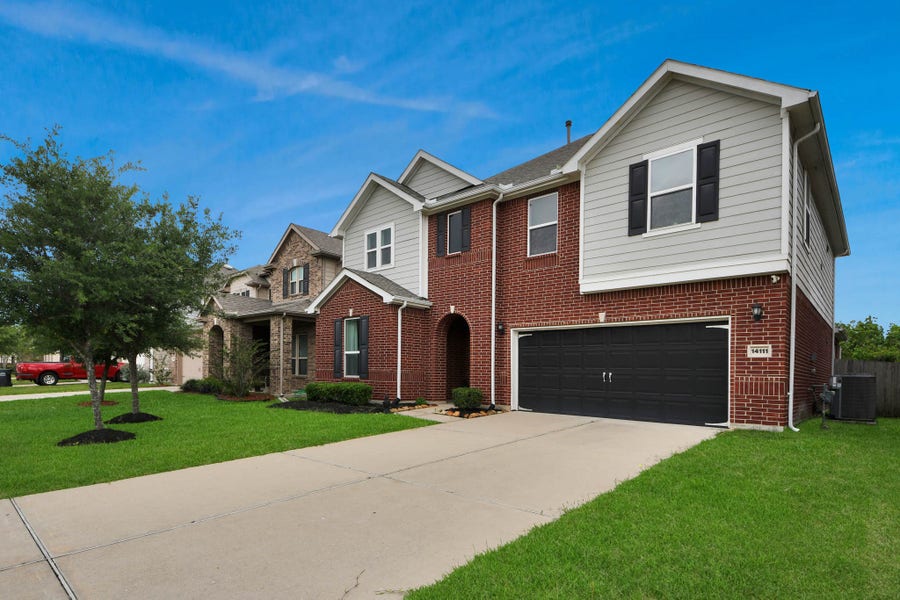 Property photo for 14111 Carlisle Hollow Trail, Pearland, TX