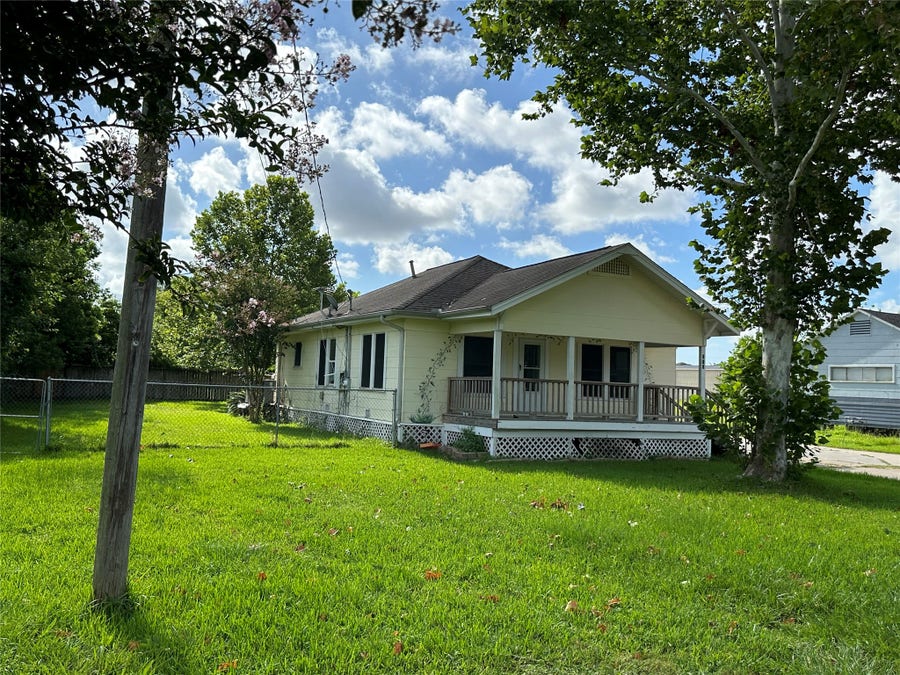 Property photo for 813 Hudler Street, La Marque, TX