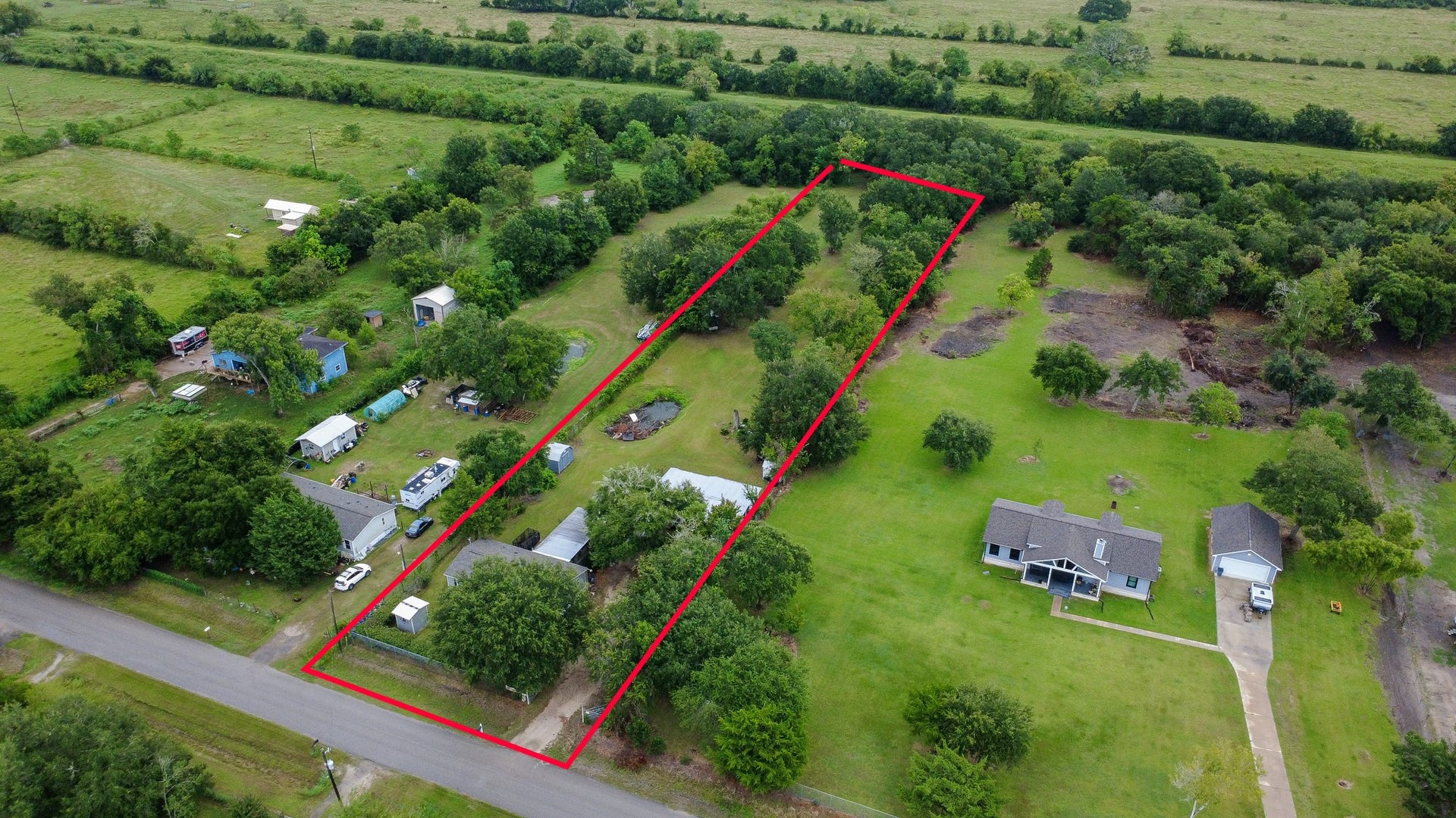 5027 Farmer Road, Alvin, TX 77511 5027 Farmer Road, Alvin, TX 77511