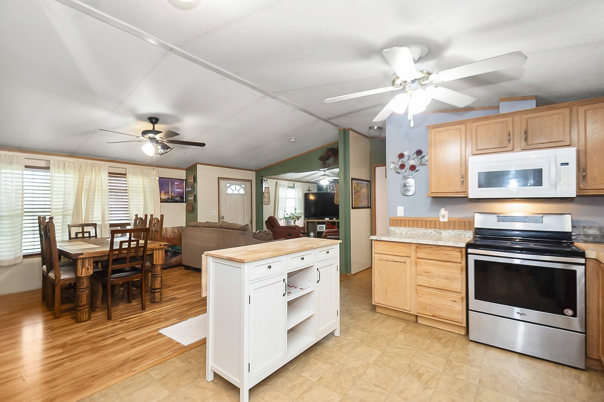 5027 Farmer Road, Alvin, TX 77511 5027 Farmer Road, Alvin, TX 77511