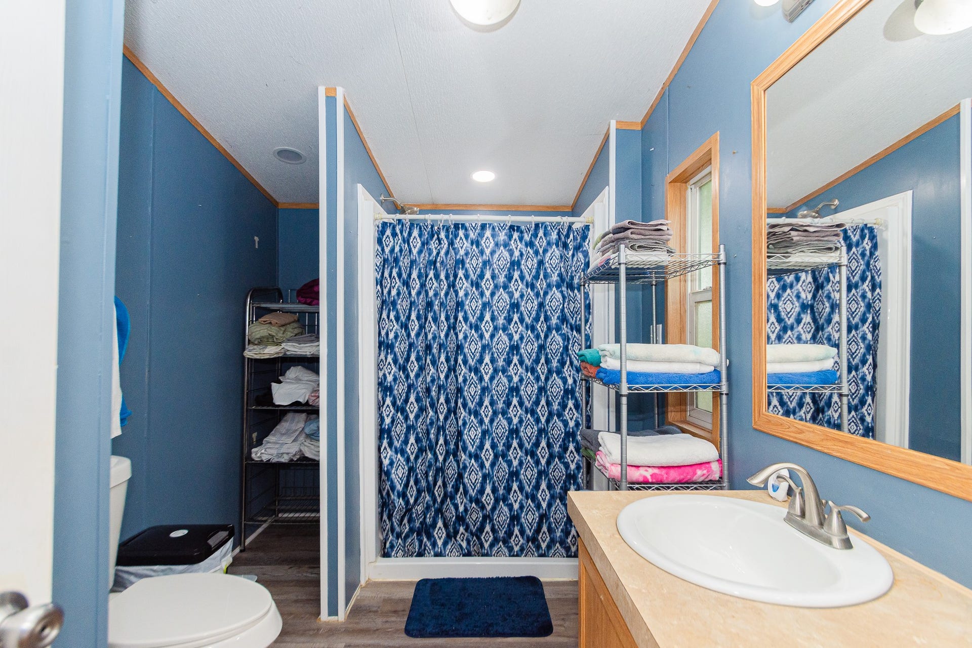 5027 Farmer Road, Alvin, TX 77511 Primary Bath