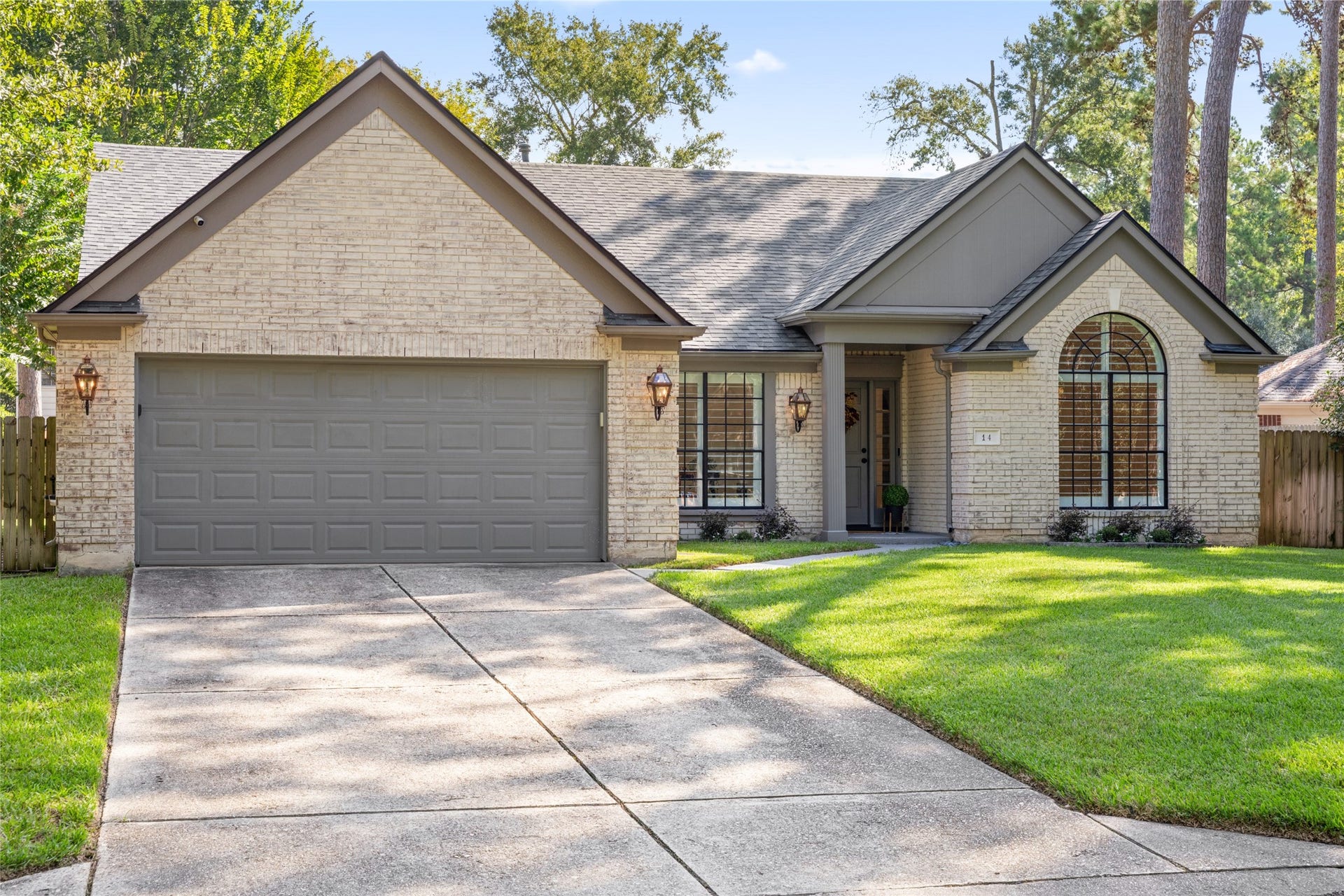 14 Lush Meadow Place, The Woodlands, TX 77381 14 Lush Meadow Place, The Woodlands, TX 77381
