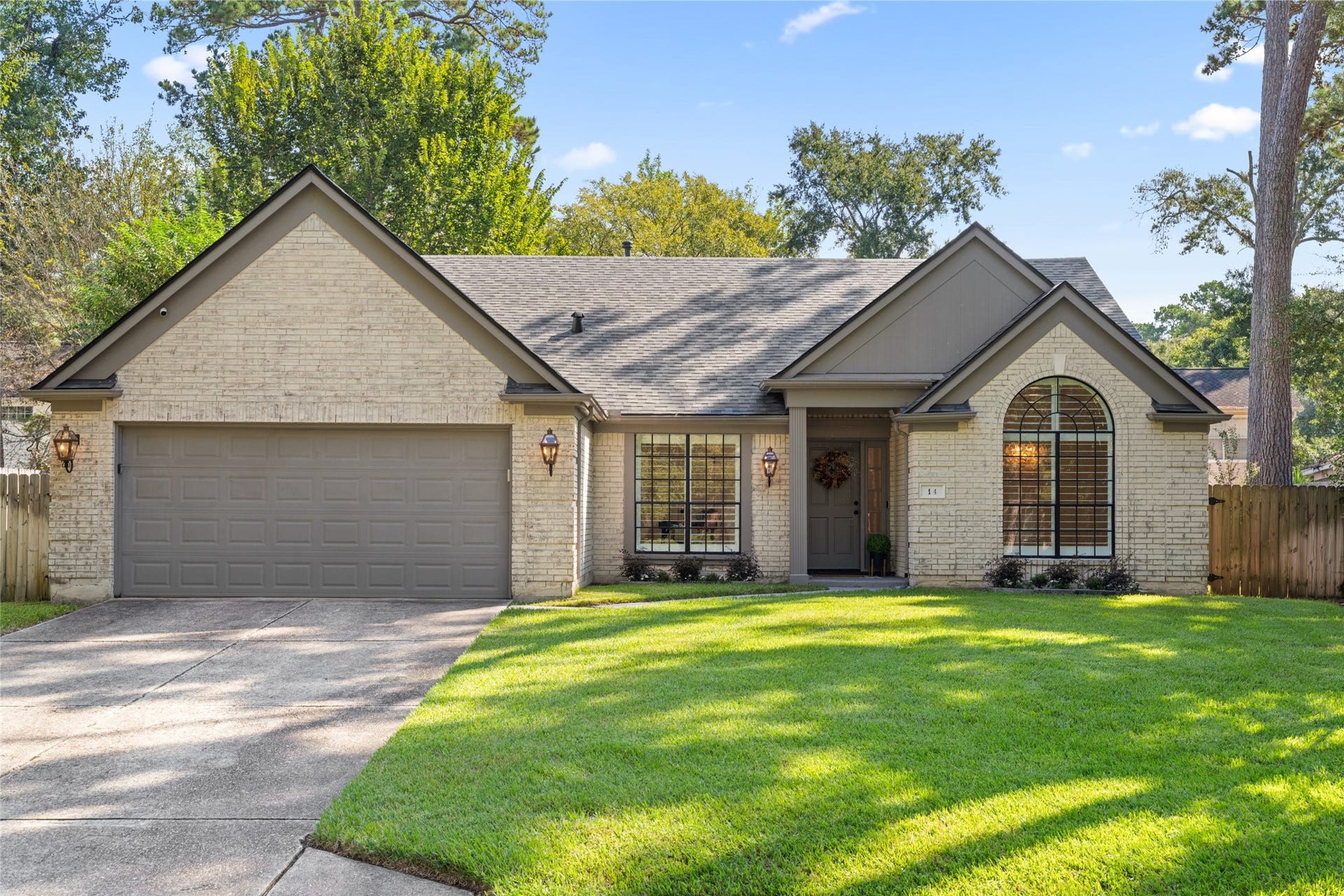 14 Lush Meadow Place, The Woodlands, TX 77381 14 Lush Meadow Place, The Woodlands, TX 77381