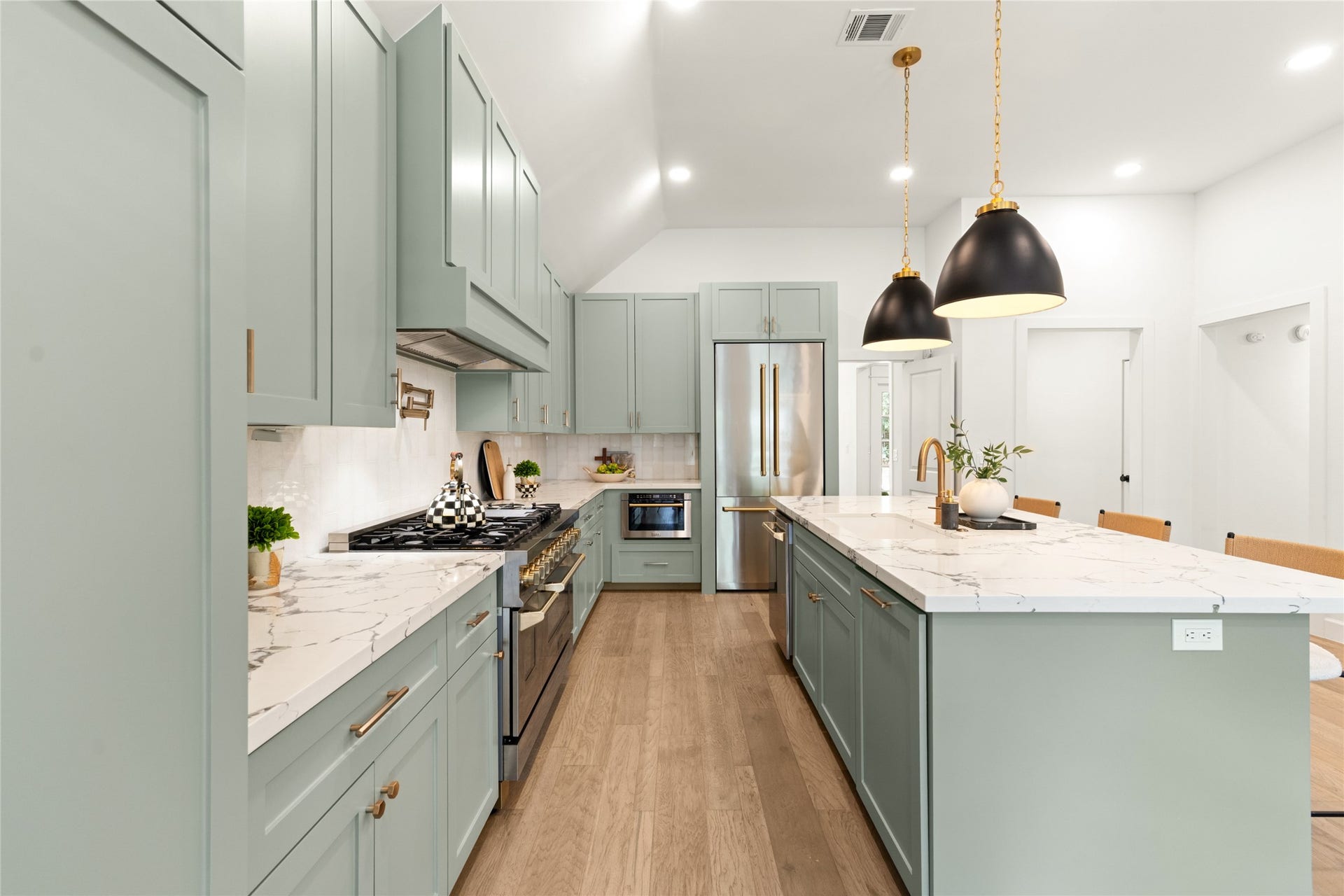 14 Lush Meadow Place, The Woodlands, TX 77381 14 Lush Meadow Place, The Woodlands, TX 77381