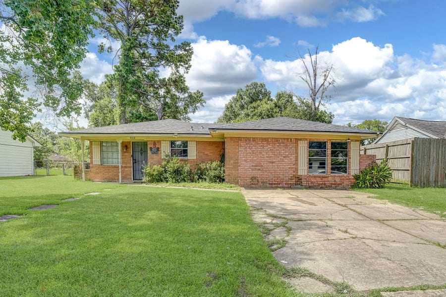 Property photo for 9318 Linda Vista Road, Houston, TX