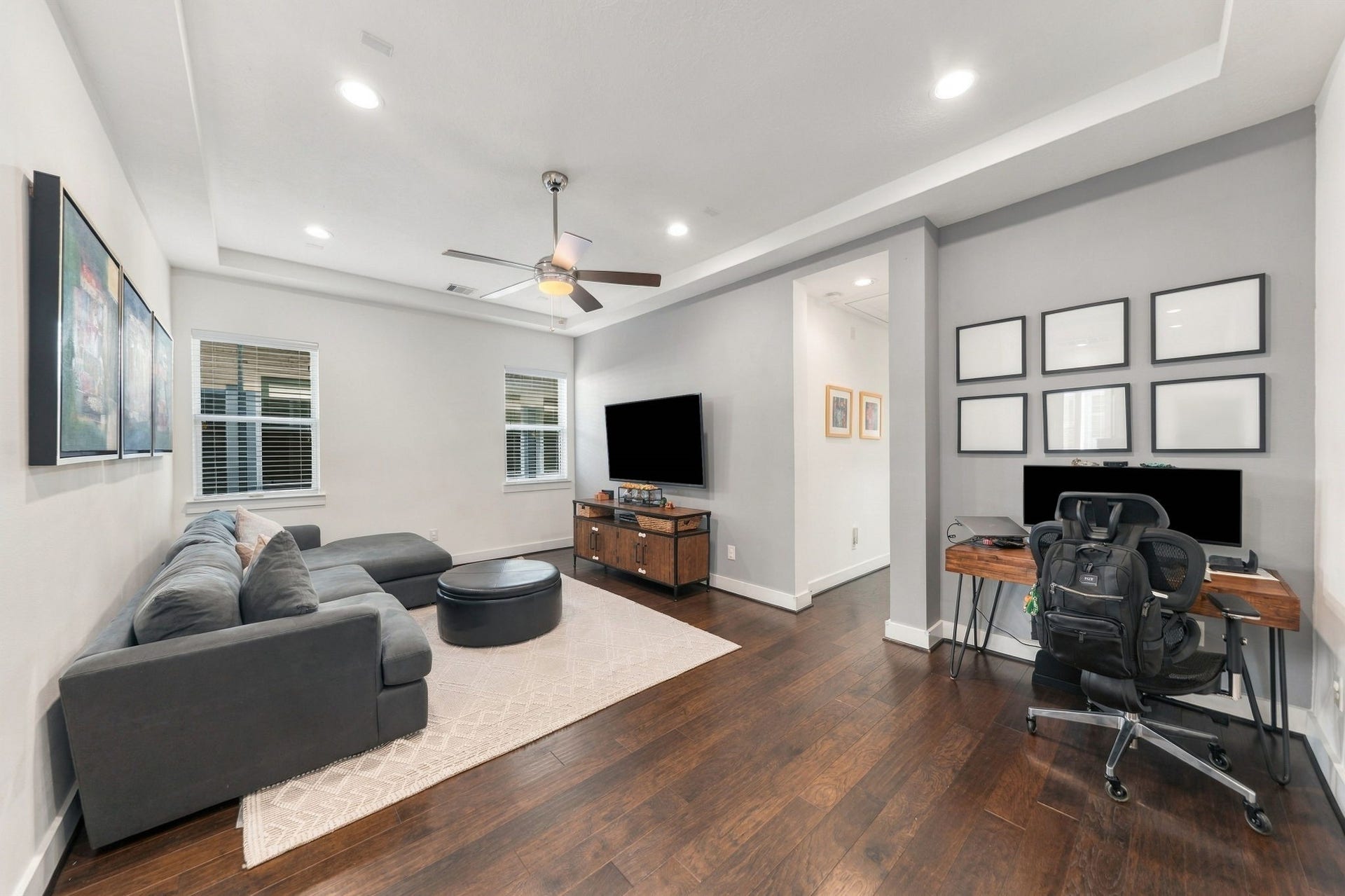 5205 Darling Street, Houston, TX 77007 Second floor game room