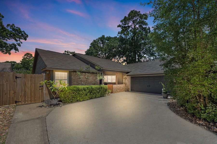 Property photo for 622 S Rivershire Drive, Conroe, TX