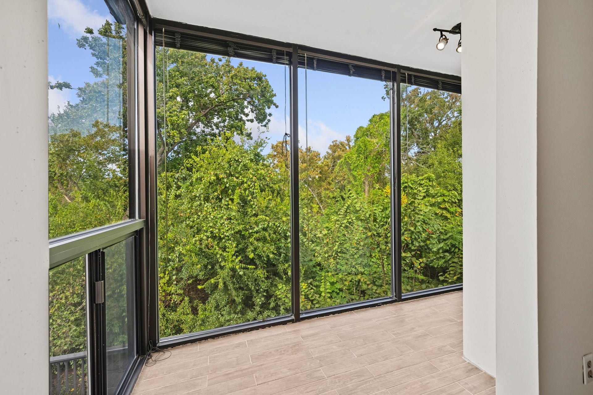 1802 Stoney Brook Drive, #103, Houston, TX 77063 1802 Stoney Brook Drive, #103, Houston, TX 77063