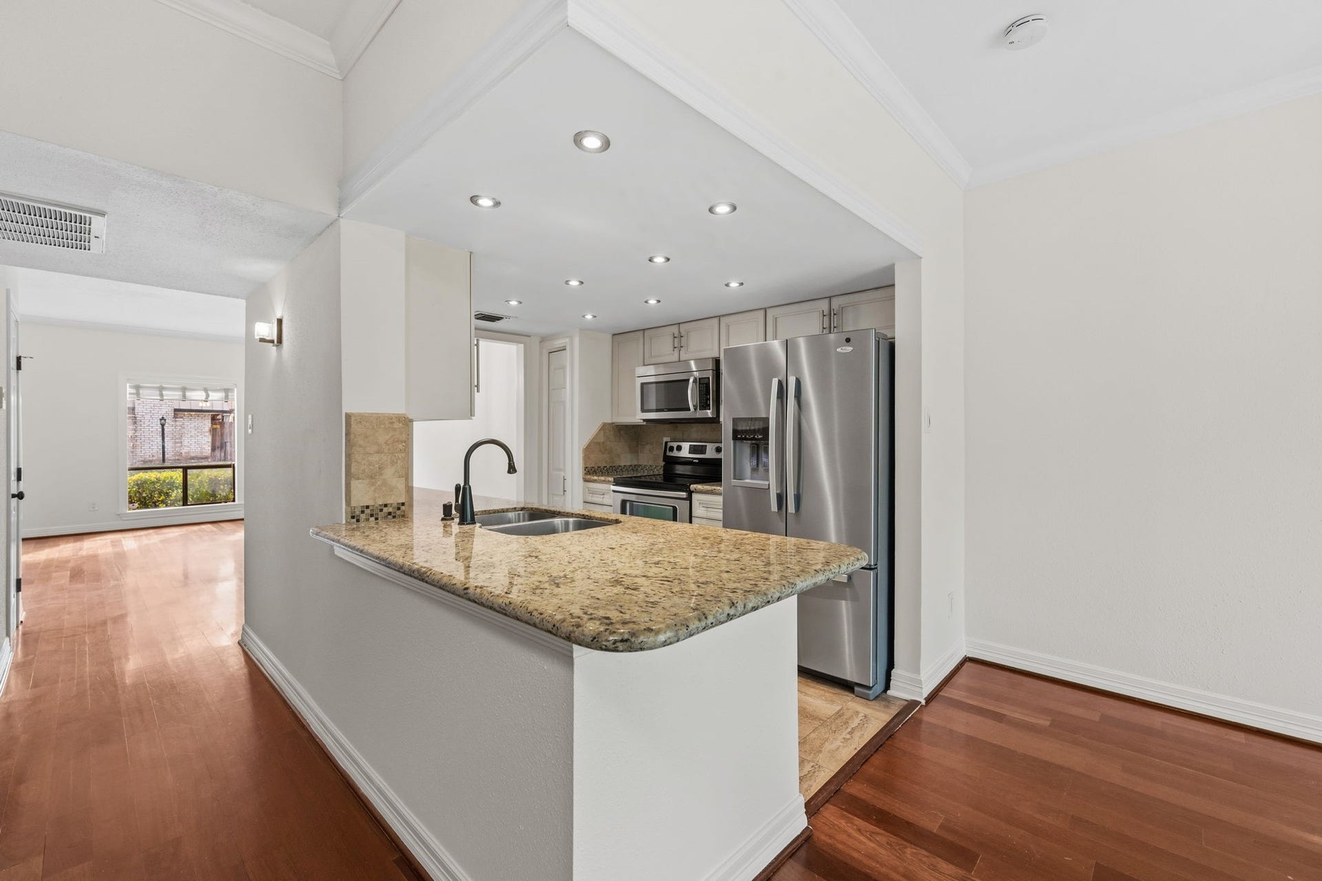 1802 Stoney Brook Drive, #103, Houston, TX 77063 1802 Stoney Brook Drive, #103, Houston, TX 77063