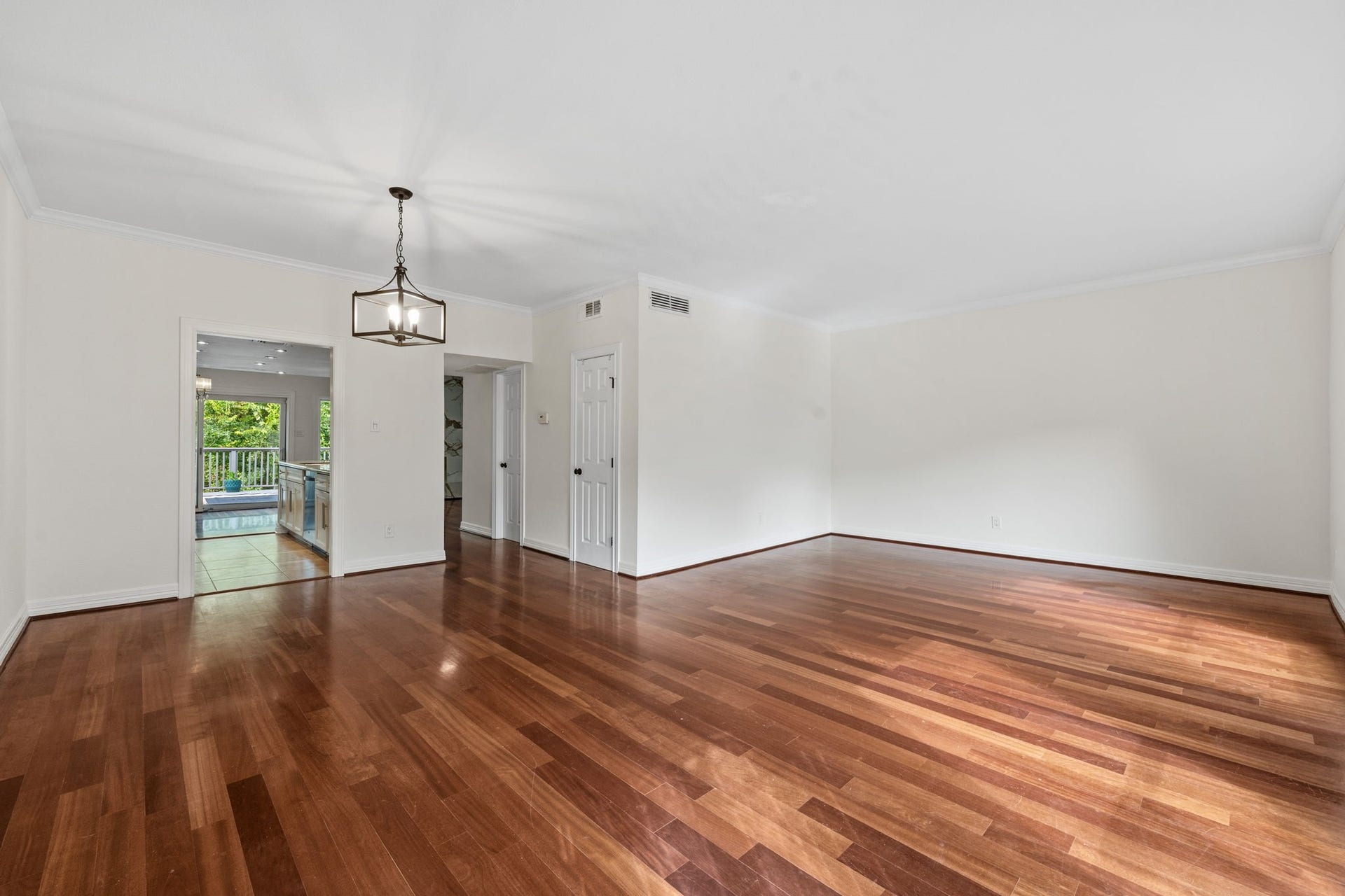 1802 Stoney Brook Drive, #103, Houston, TX 77063 1802 Stoney Brook Drive, #103, Houston, TX 77063