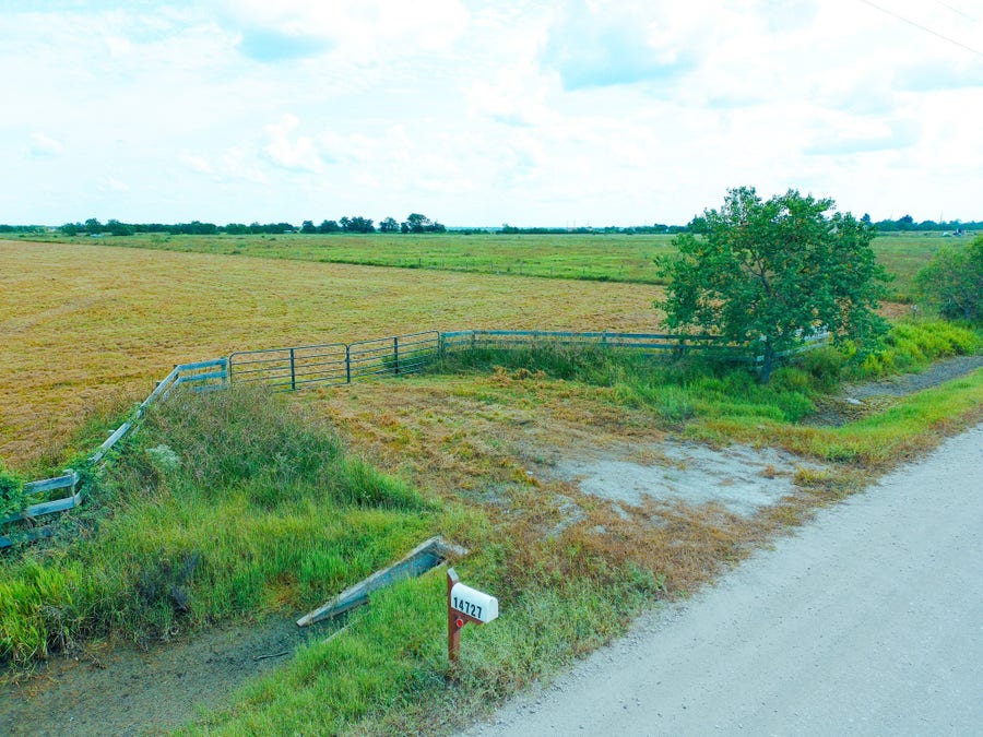 Property photo for 14727 Wolfgang Road, Guy, TX