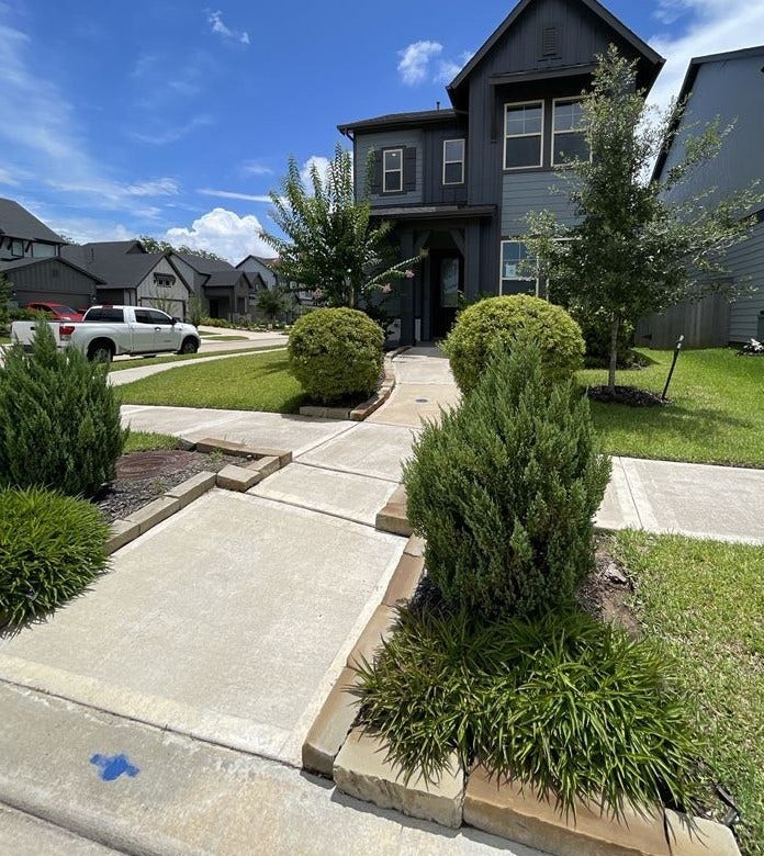 1550 Park Path Drive, Missouri City, TX 77459 Beautiful 3/2.5/3 on a corner lot in the lovely Sienna community.