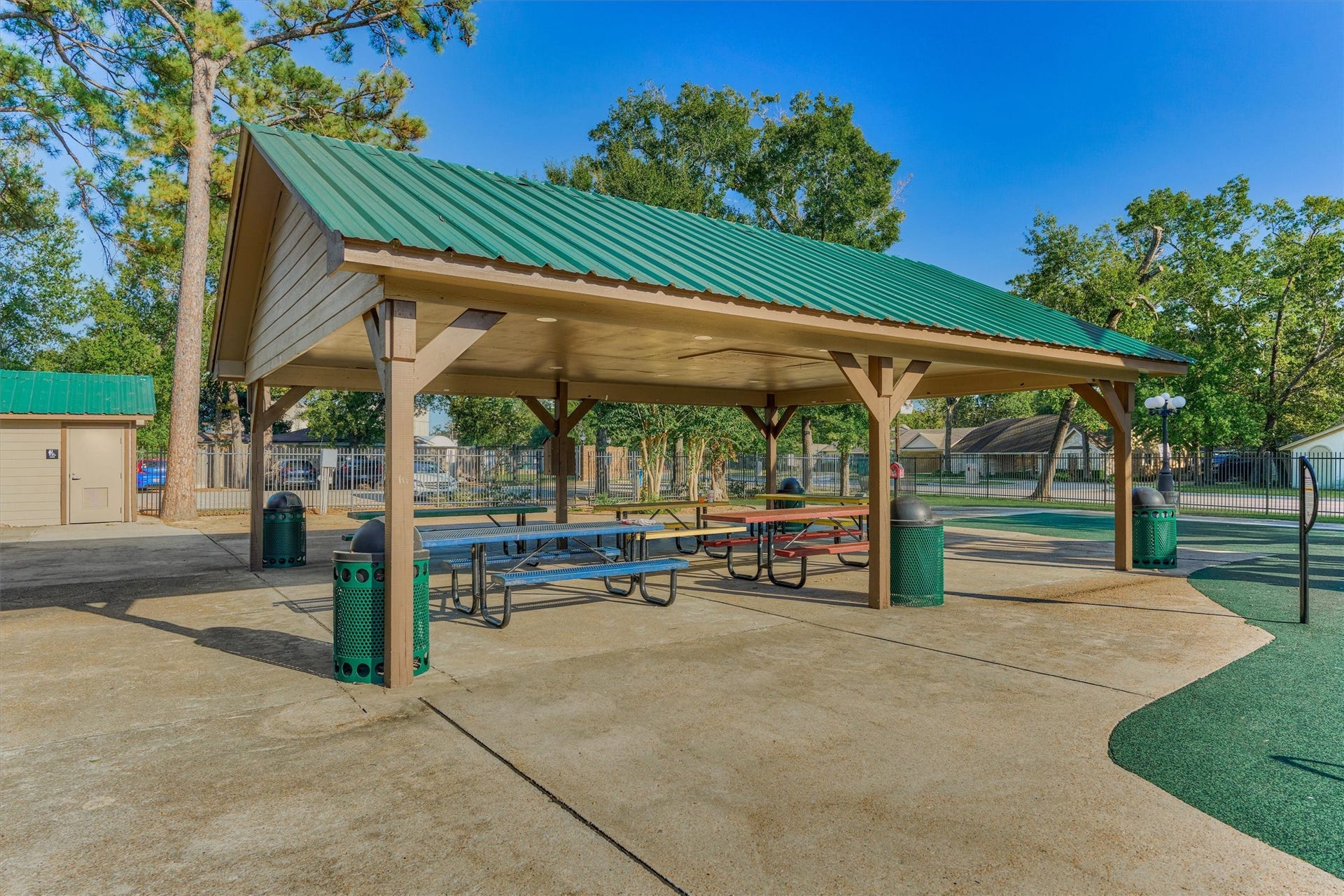 402 Susan Lane, Conroe, TX 77385 Oak Ridge North offers community park with pavilion area as well as community pool and sports courts.