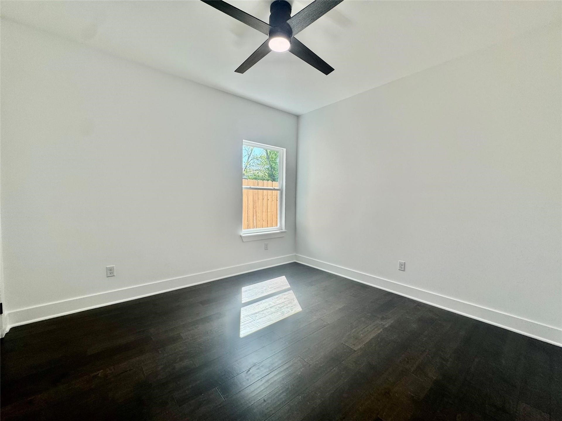 6821 Liverpool Street, Houston, TX 77021 6821 Liverpool Street, Houston, TX 77021