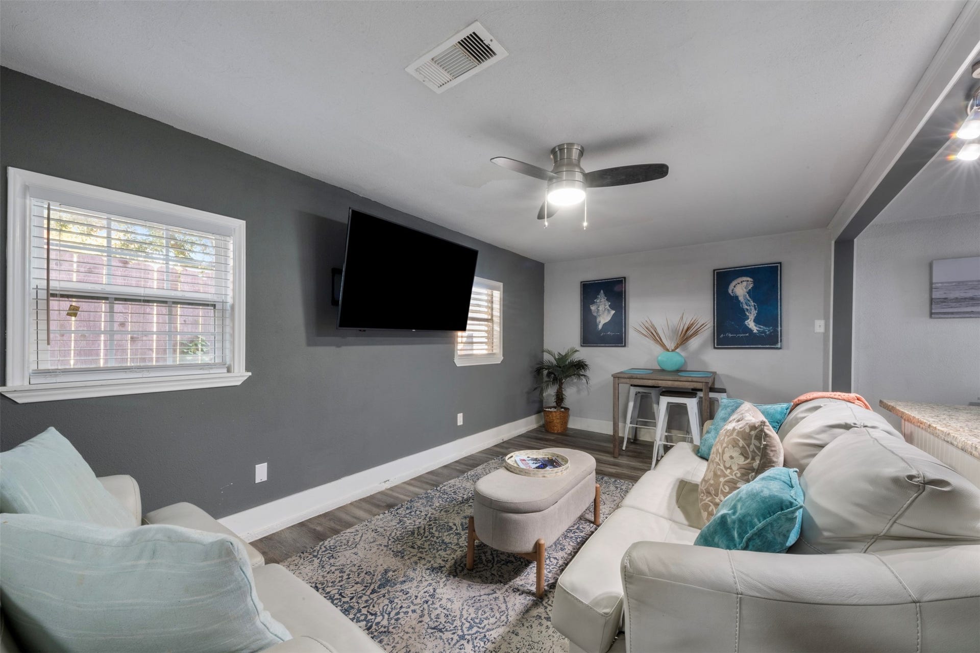 3218 Avenue Q 1/2, Galveston, TX 77550 3218 Avenue Q 1/2, Galveston, TX 77550