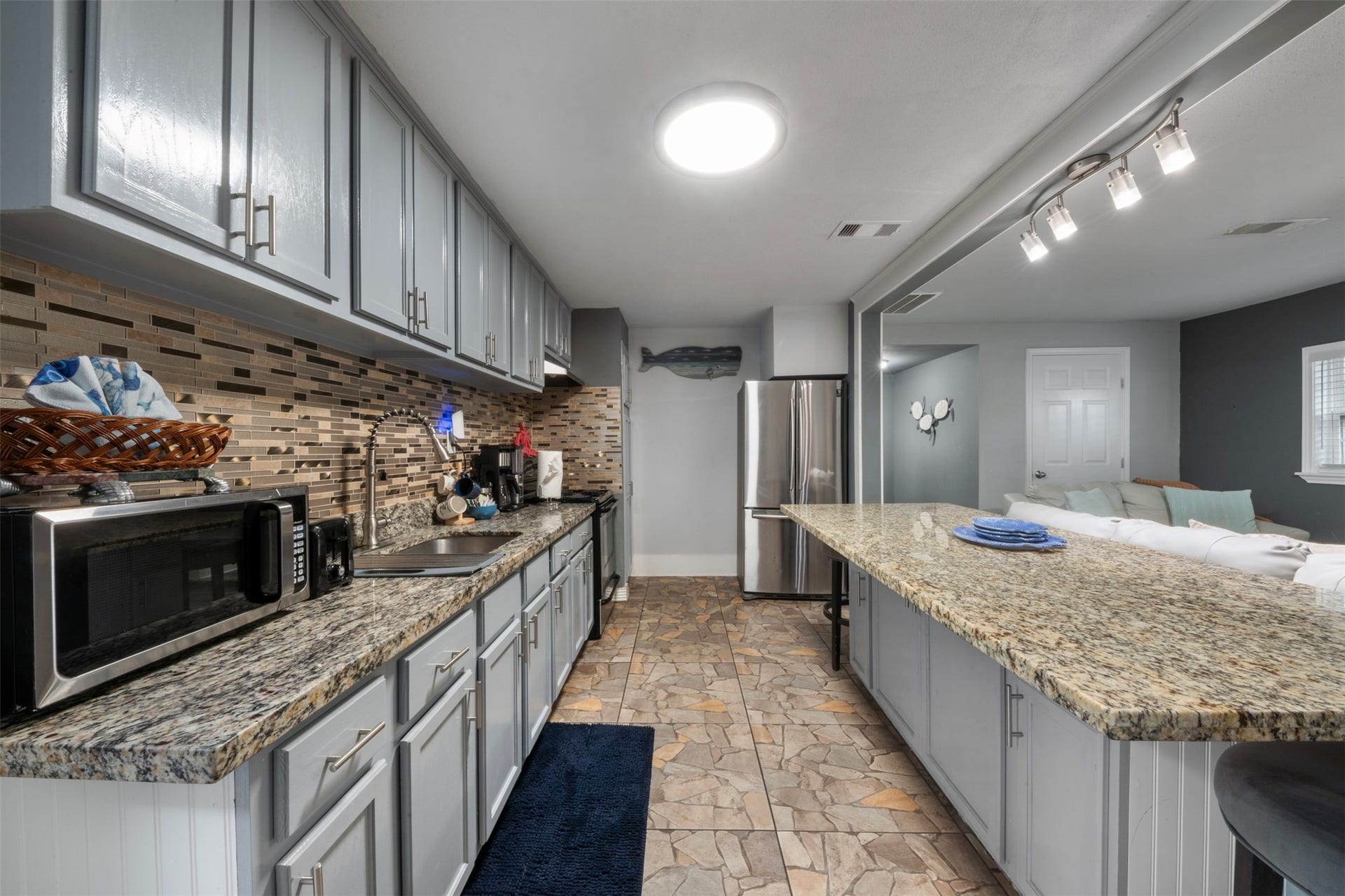 3218 Avenue Q 1/2, Galveston, TX 77550 3218 Avenue Q 1/2, Galveston, TX 77550