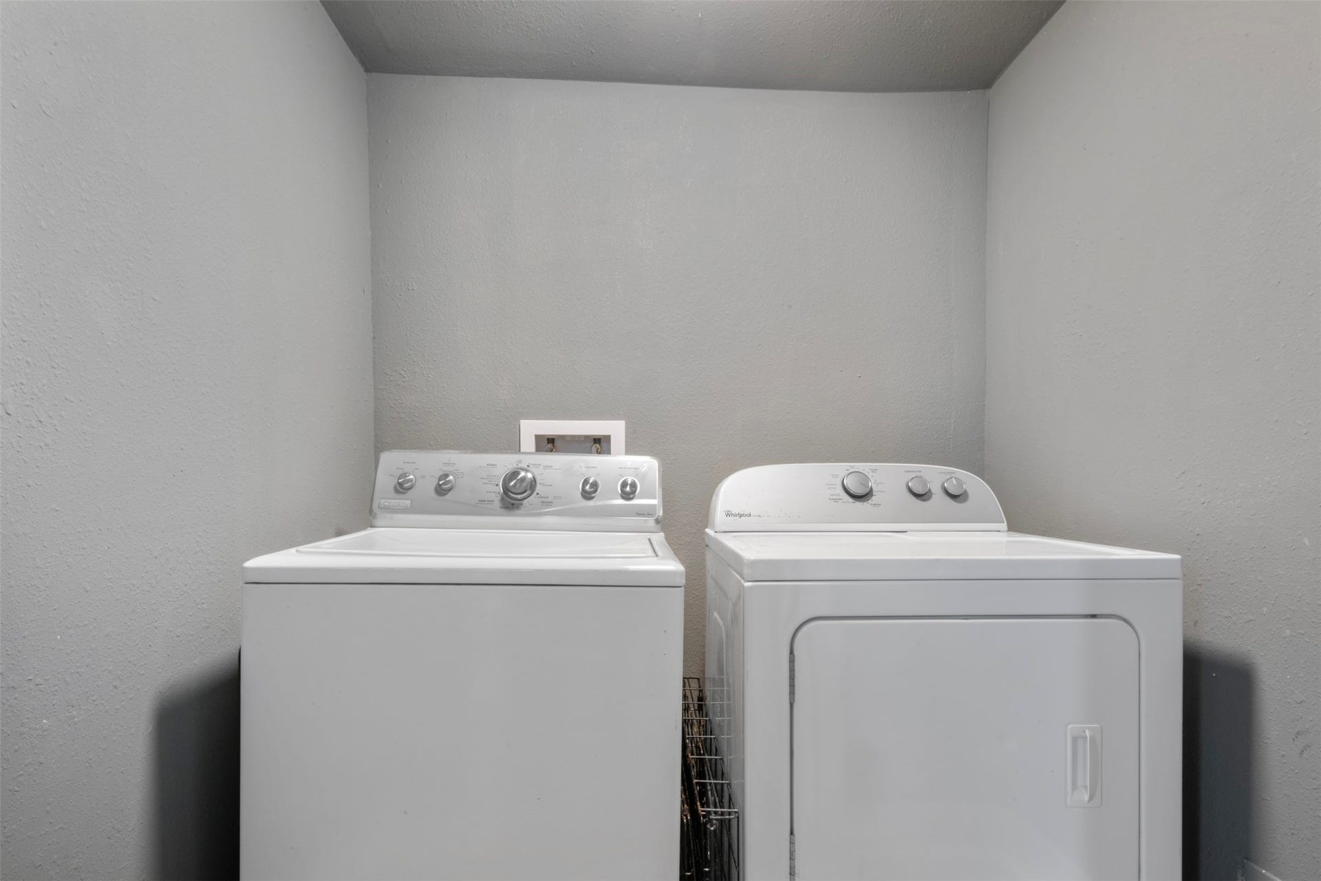 3218 Avenue Q 1/2, Galveston, TX 77550 Utility Room inside the home.