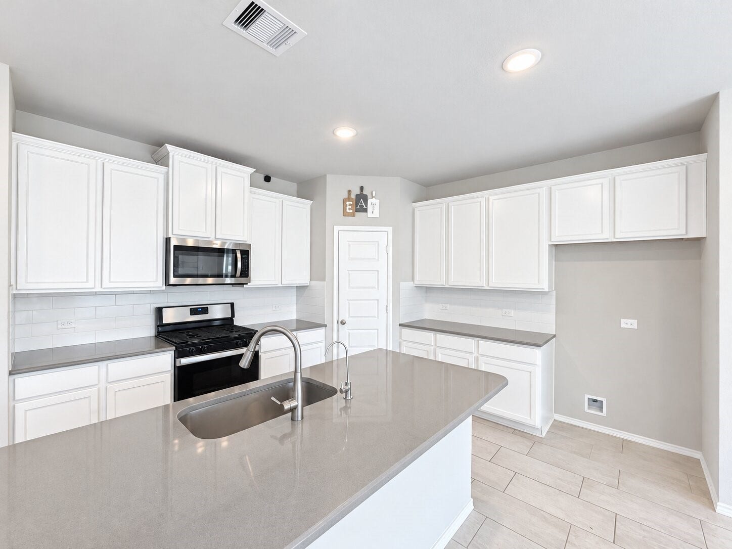 17758 White Lightning Way, Spring, TX 77379 17758 White Lightning Way, Spring, TX 77379
