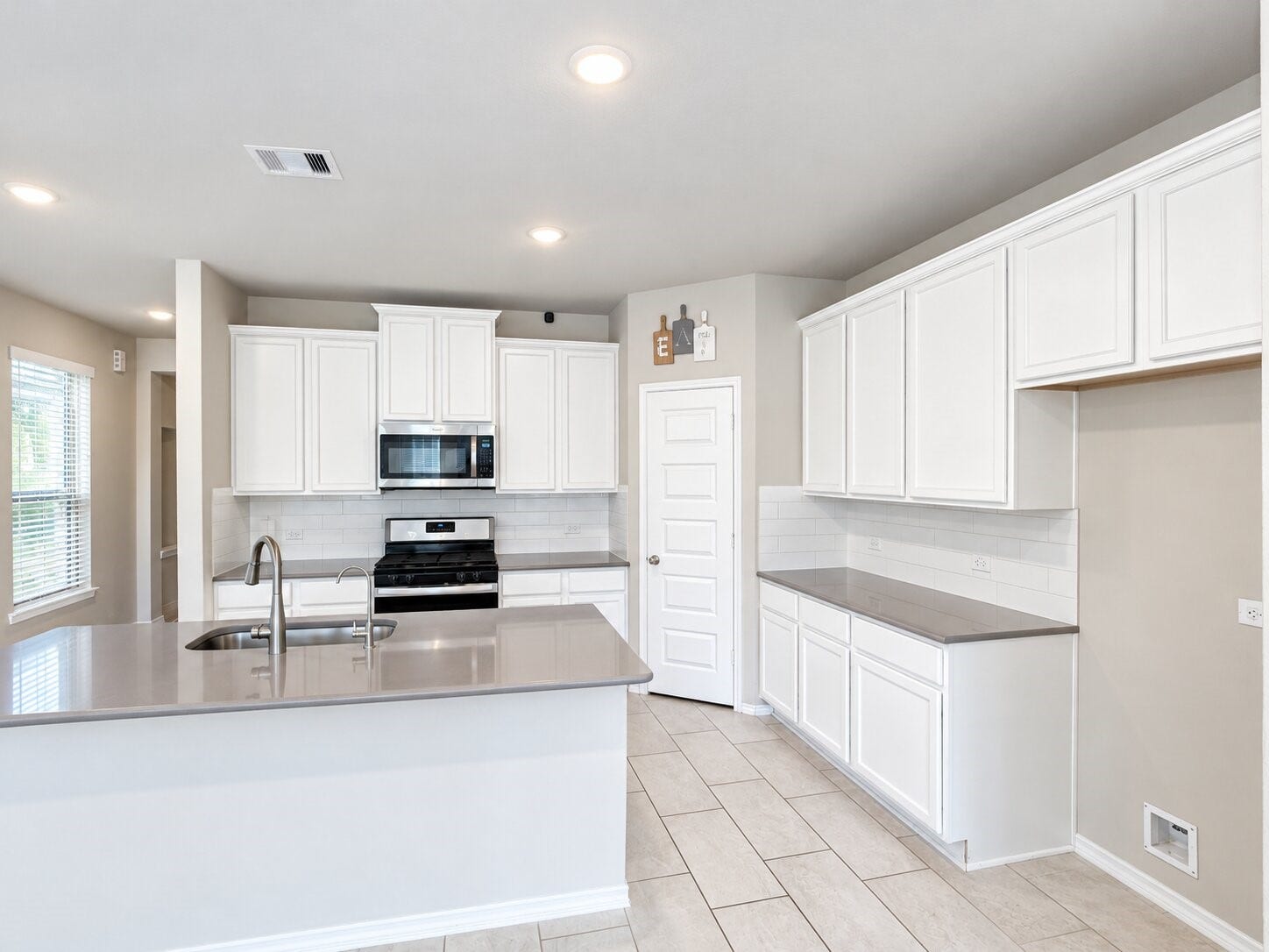 17758 White Lightning Way, Spring, TX 77379 17758 White Lightning Way, Spring, TX 77379