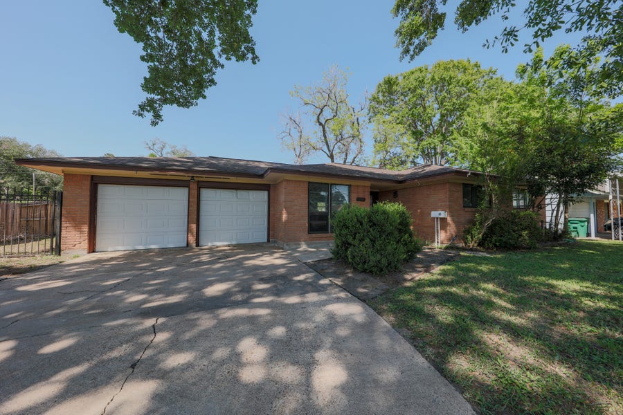 Property photo for 10038 Lazy Oaks Street, Houston, TX