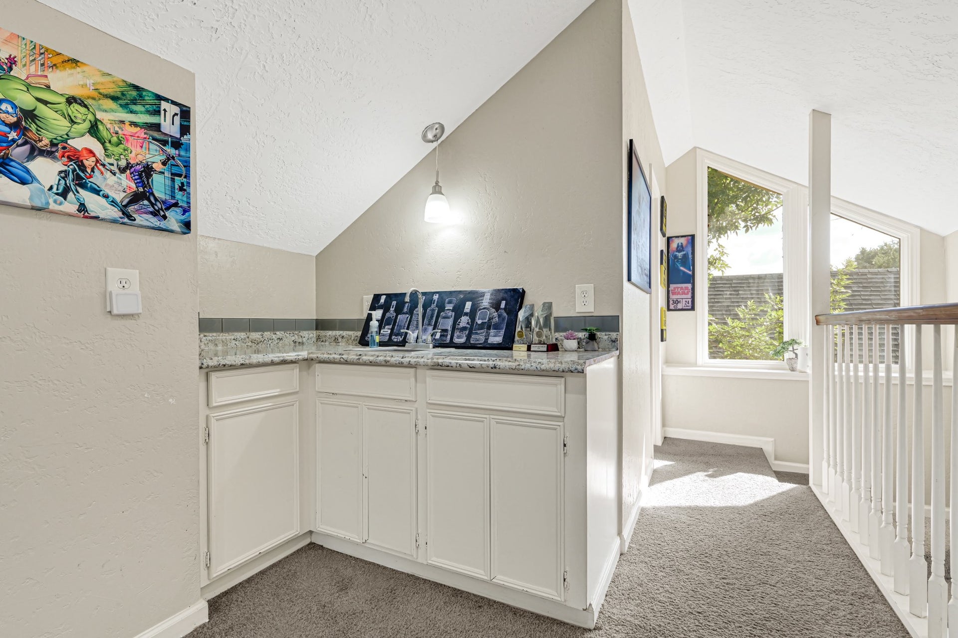 5343 Royal Parkway, Friendswood, TX 77546 Wet bar.
