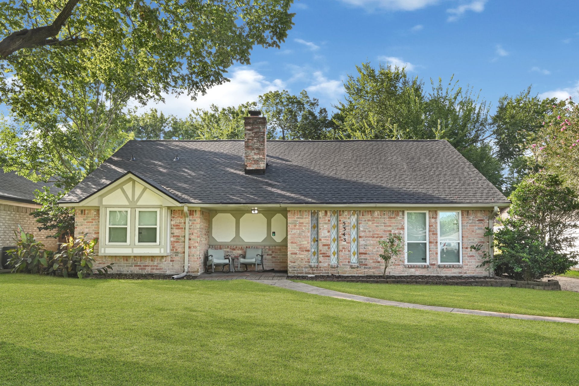 5343 Royal Parkway, Friendswood, TX 77546 Welcome home!!!