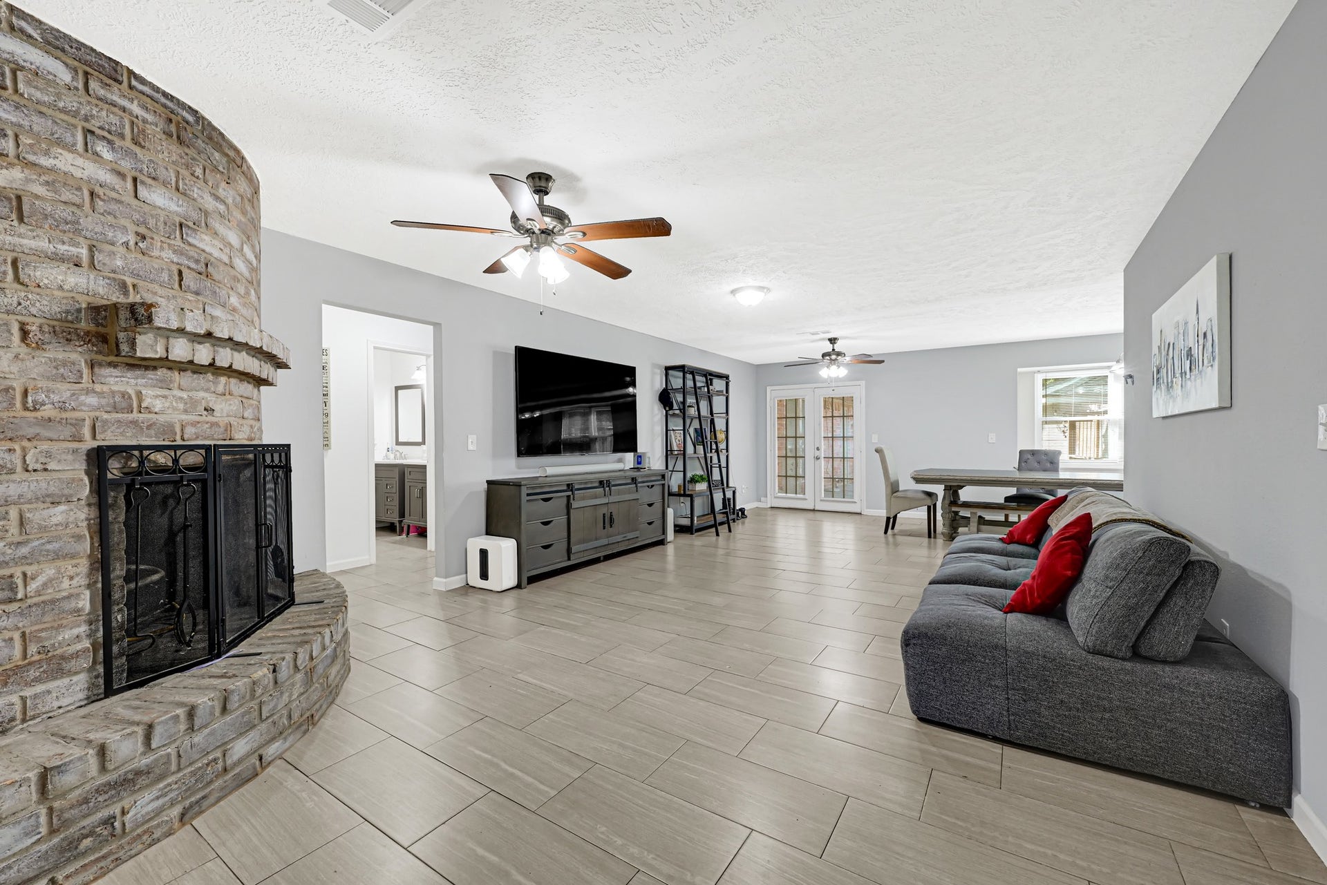 5343 Royal Parkway, Friendswood, TX 77546 French doors create plenty of natural light.