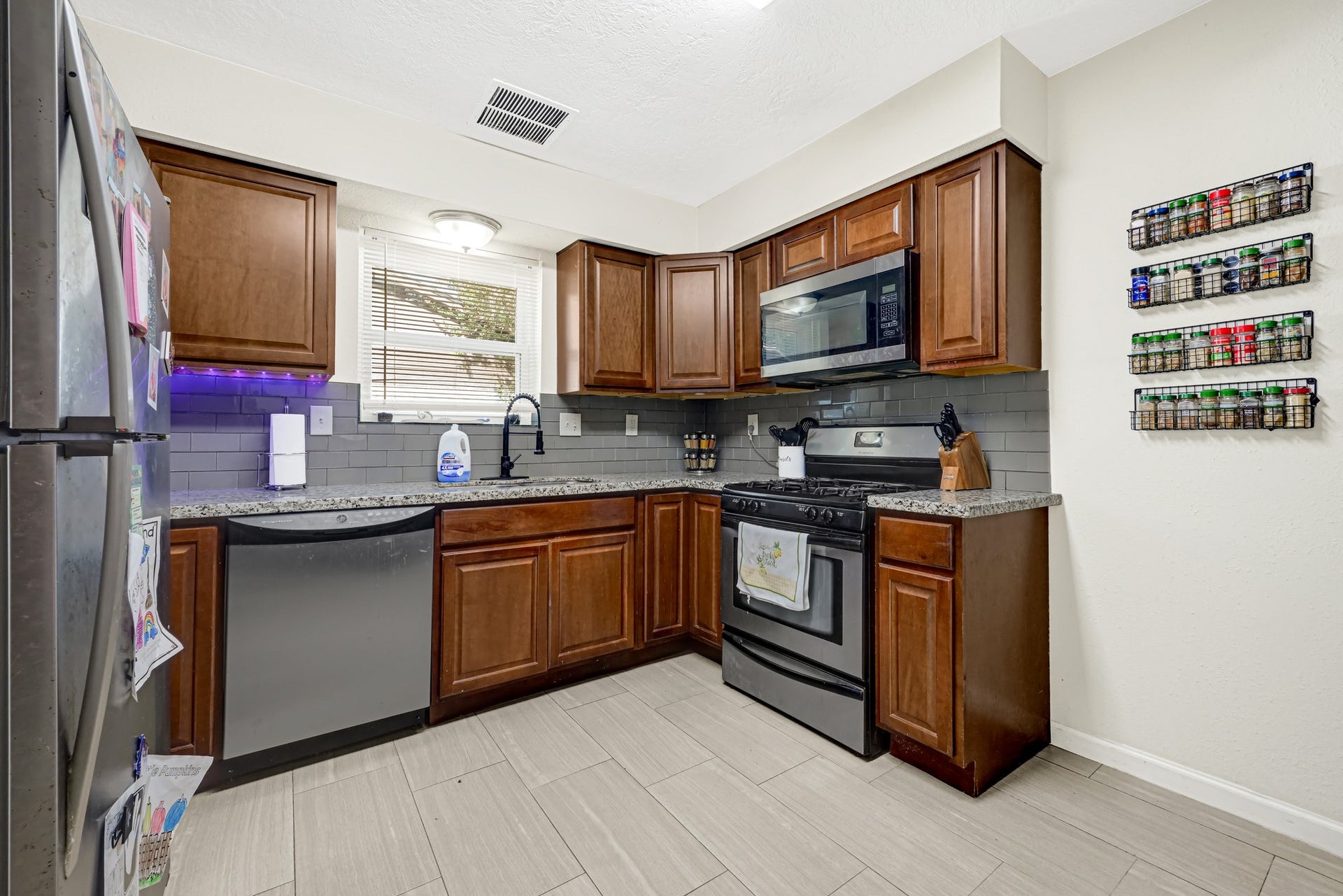 5343 Royal Parkway, Friendswood, TX 77546 All stainless steel appliances and the fridge stays.