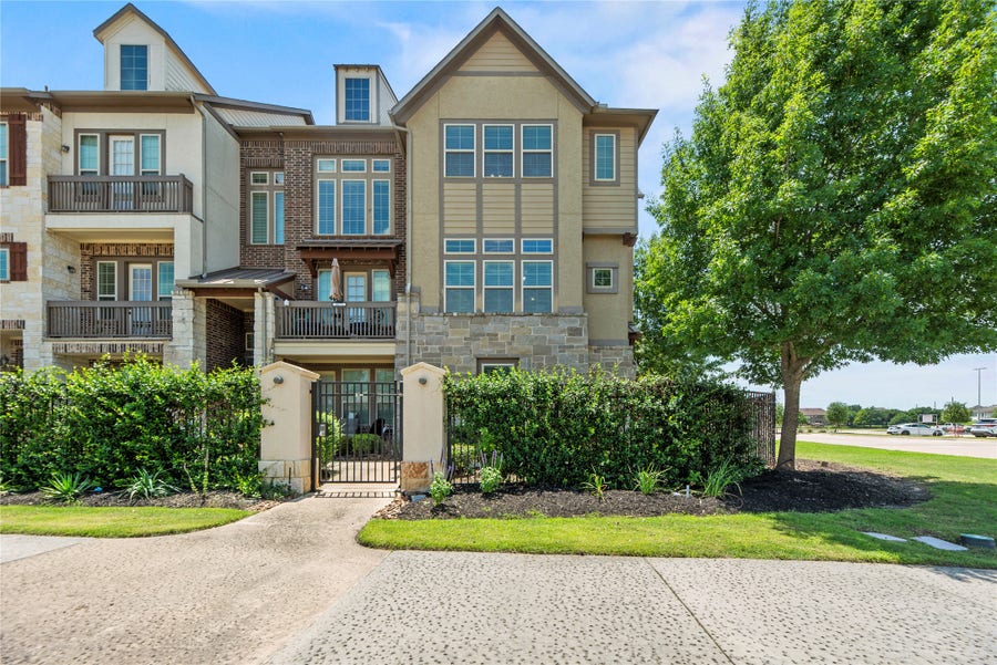 Property photo for 9679 Towne Lake Parkway, Cypress, TX
