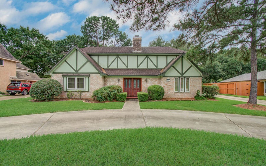 Property photo for 15413 Chichester Lane, Jersey Village, TX