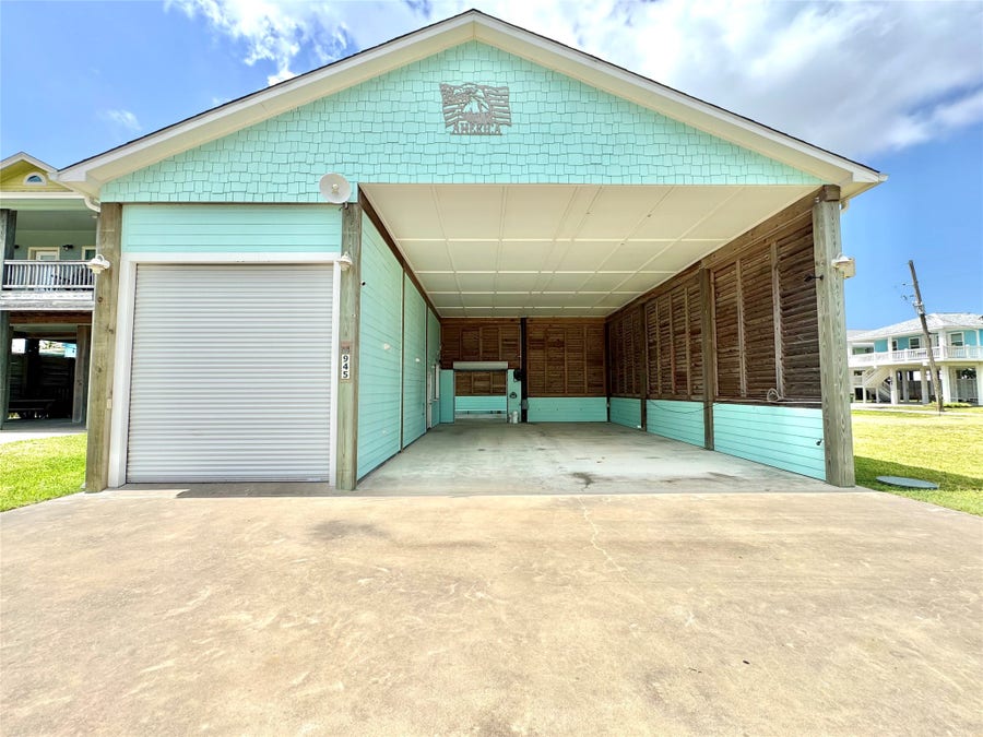 Property photo for 945 Alberdie Drive, Crystal Beach, TX