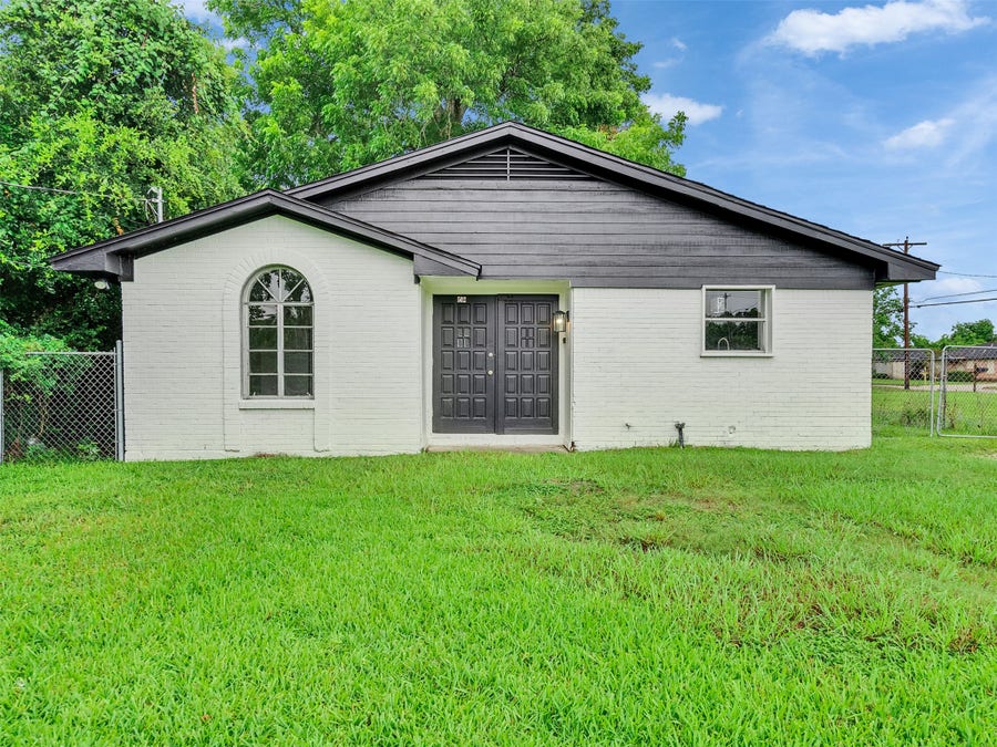 Property photo for 502 N Oak Street, Texas City, TX