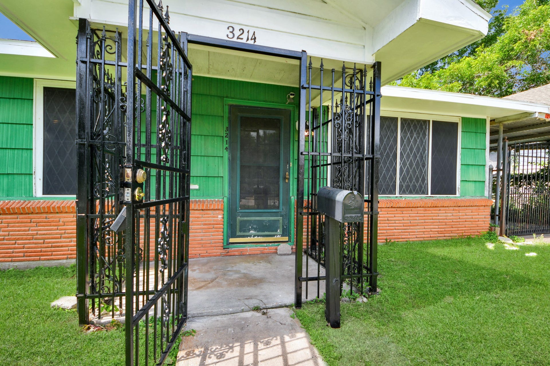 3214 Tuam Street, Houston, TX 77004 3214 Tuam Street, Houston, TX 77004
