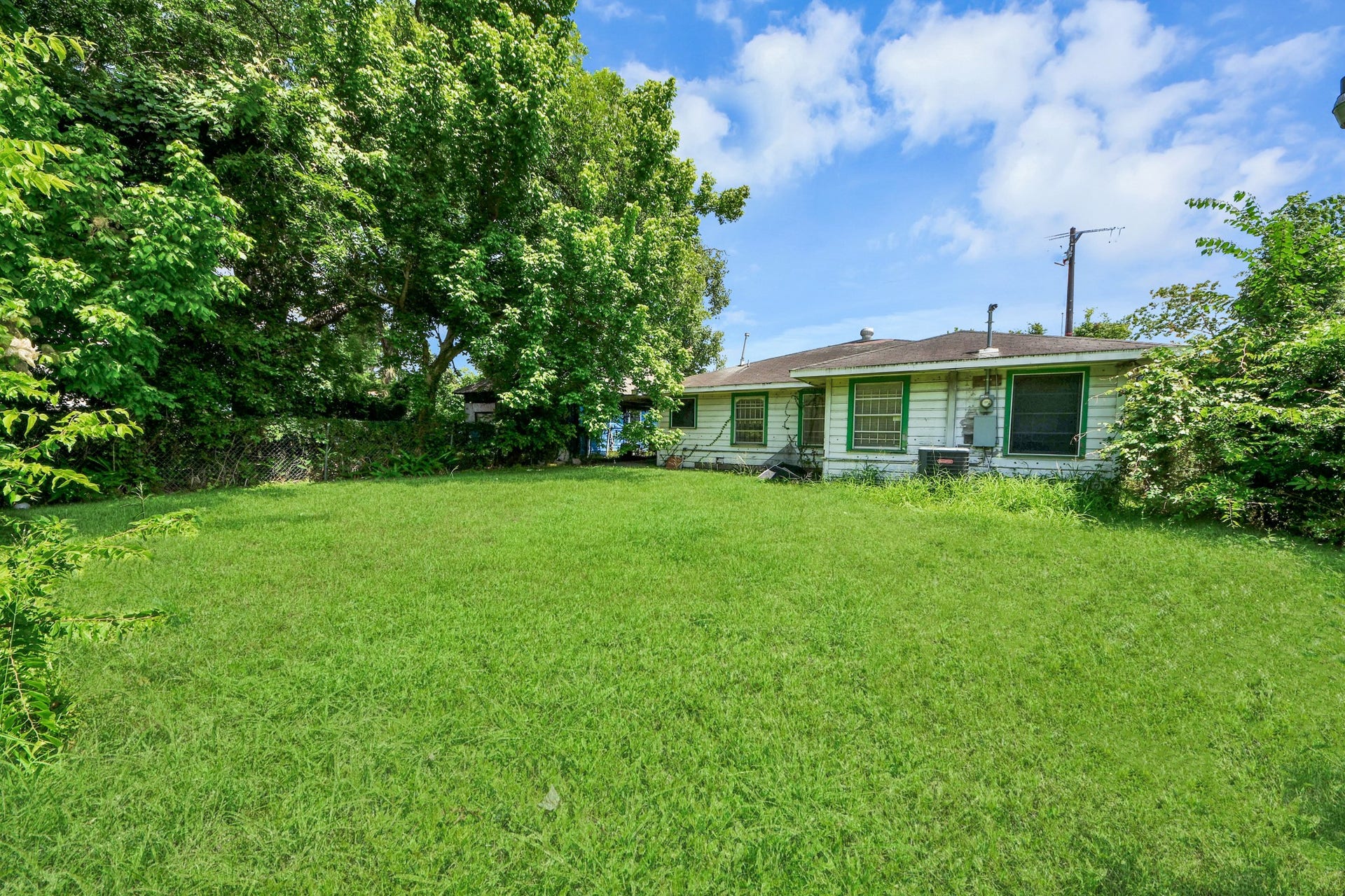 3214 Tuam Street, Houston, TX 77004 3214 Tuam Street, Houston, TX 77004