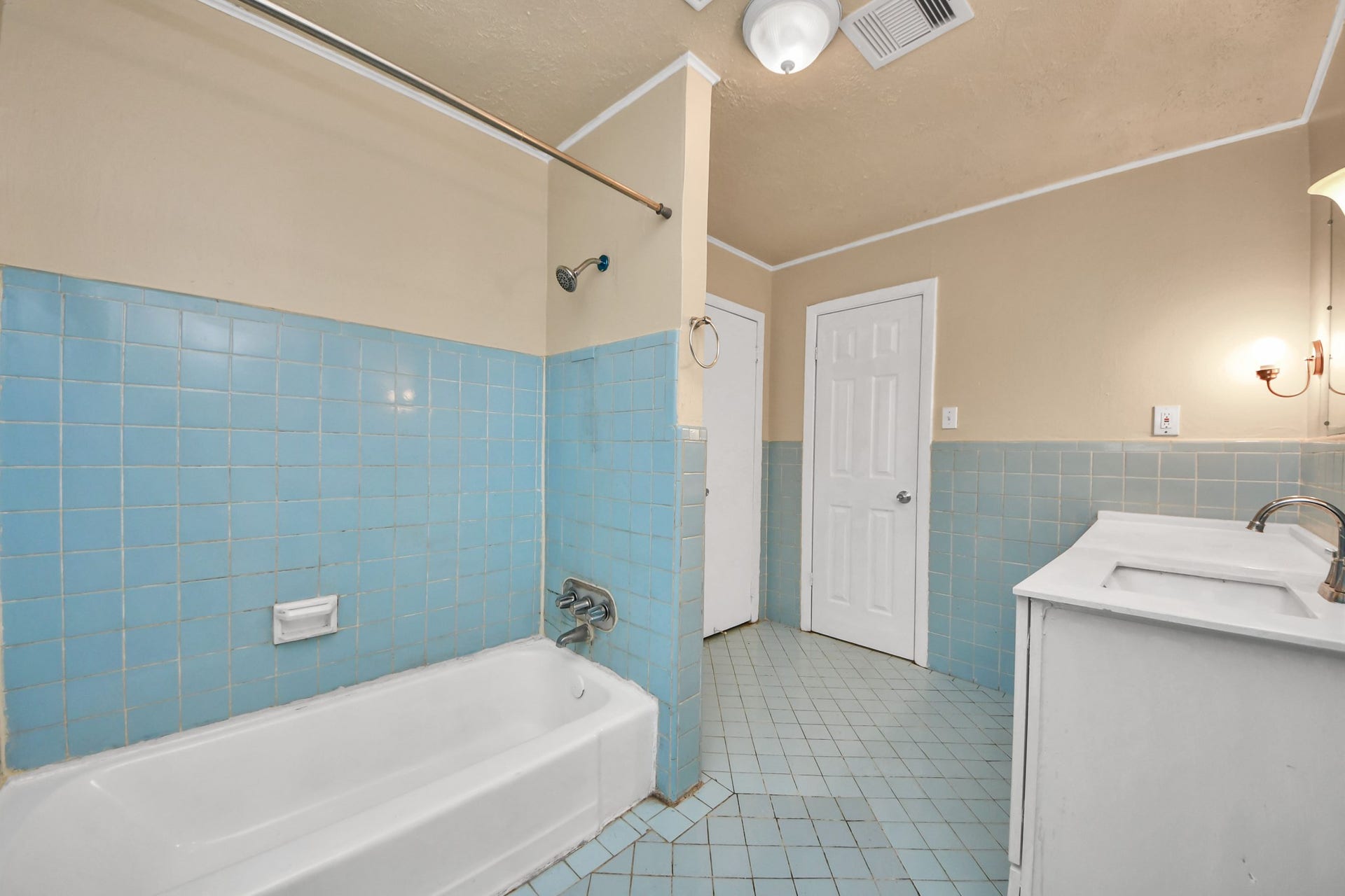 3214 Tuam Street, Houston, TX 77004 3214 Tuam Street, Houston, TX 77004