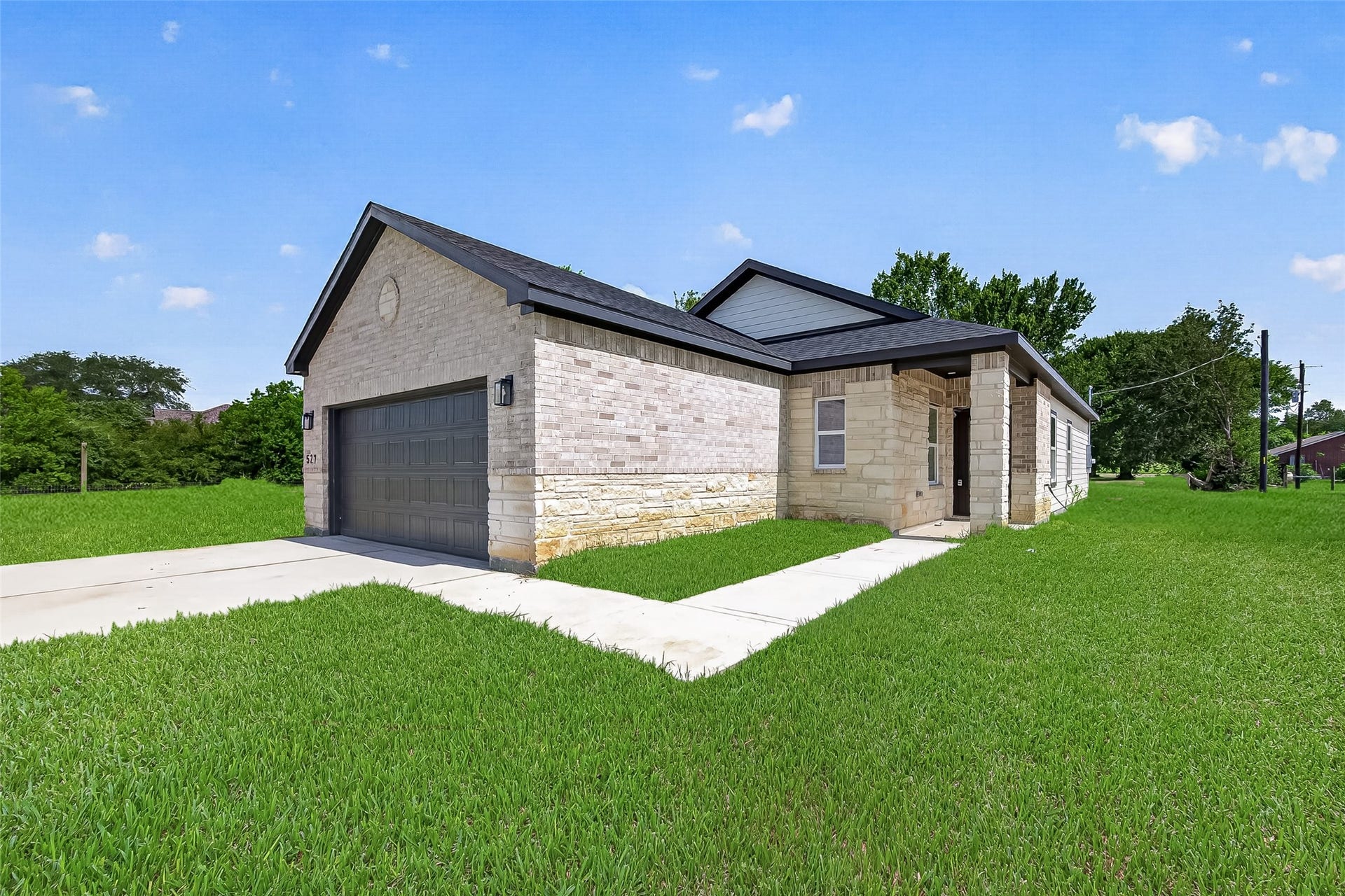 527 Oleander Street, Prairie View, TX 77484