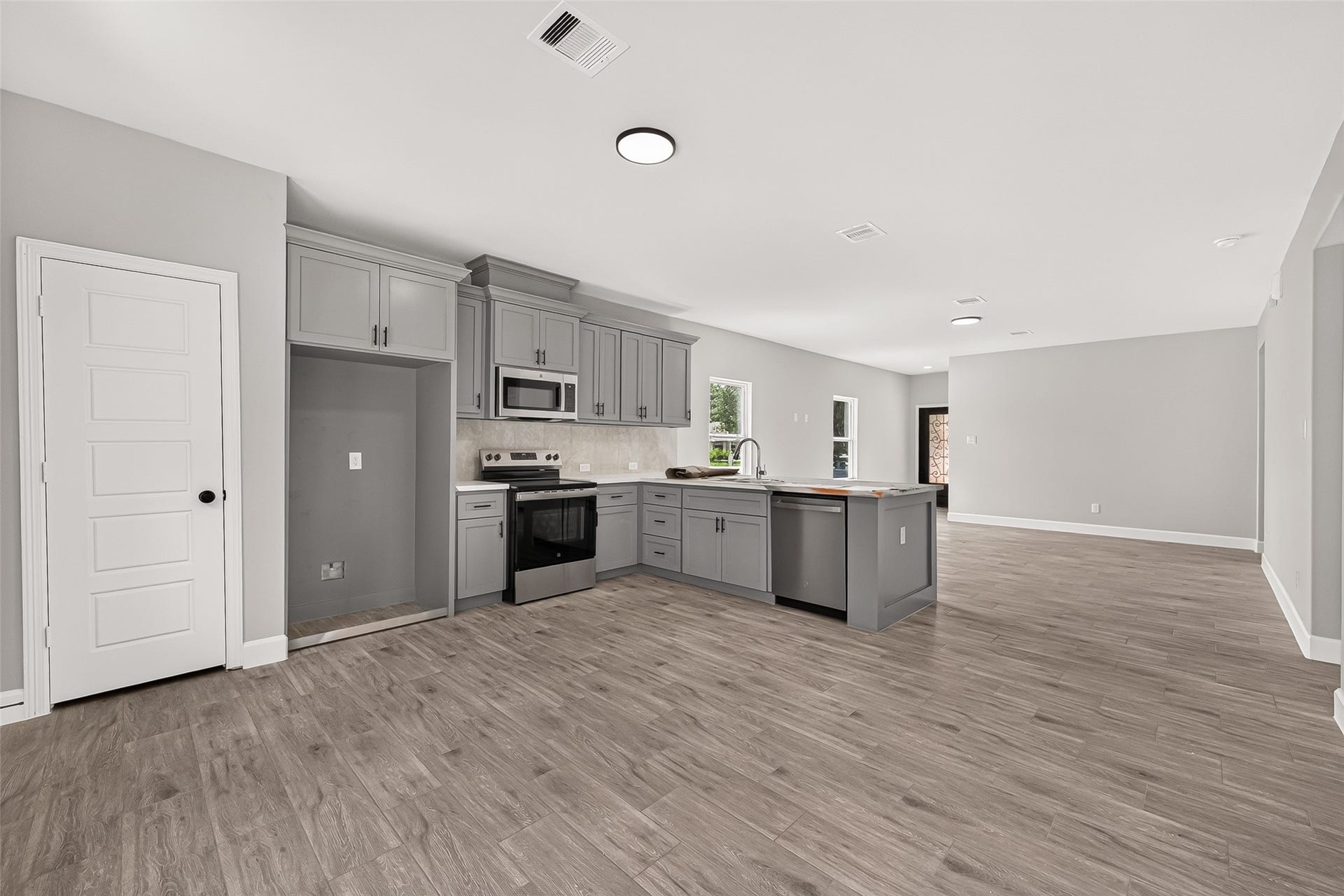 527 Oleander Street, Prairie View, TX 77484