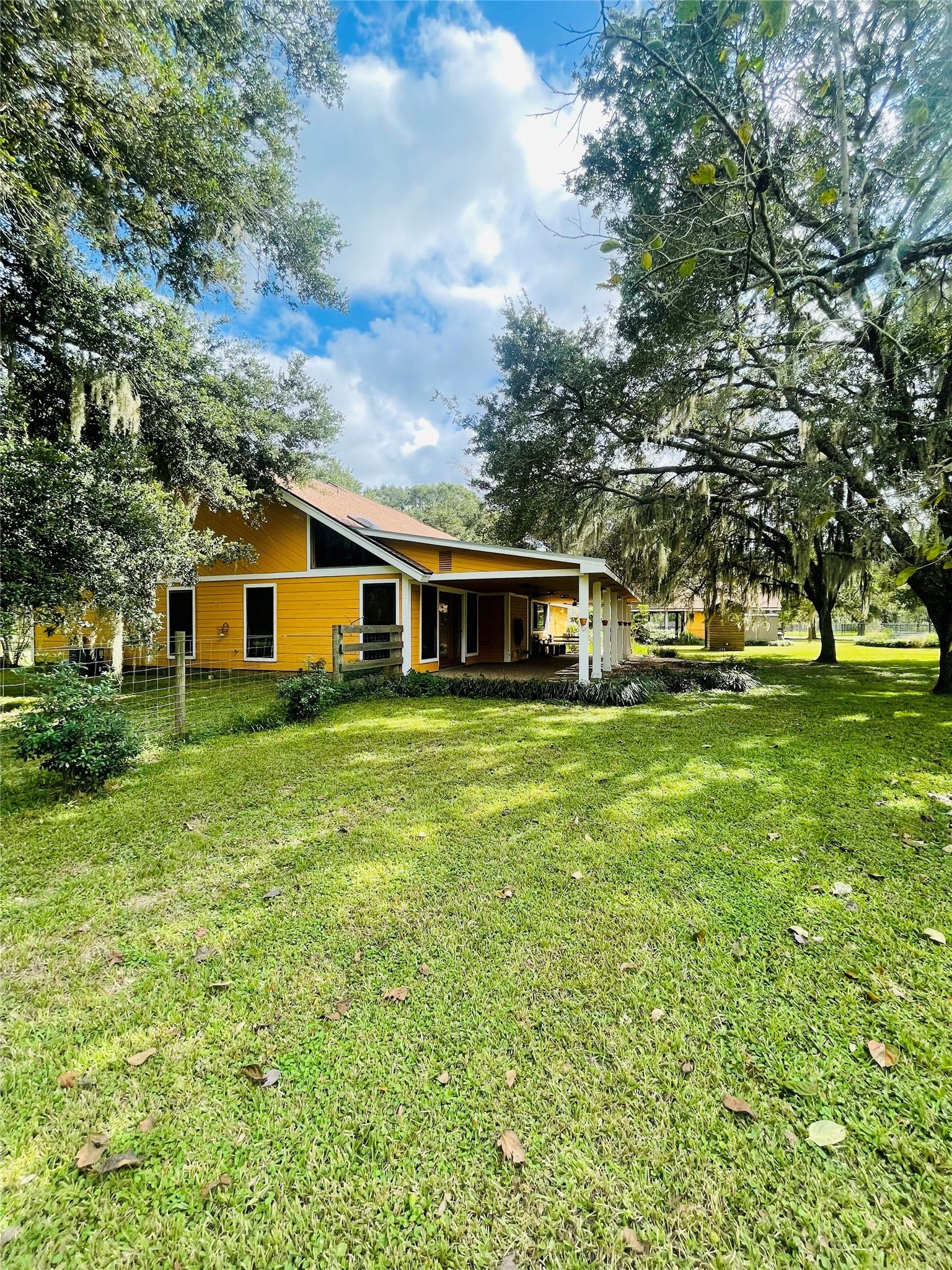 5610 County Road 823, West Columbia, TX 77486 5610 County Road 823, West Columbia, TX 77486