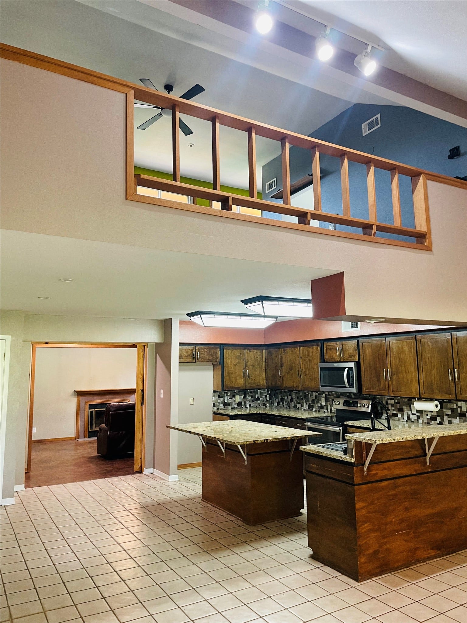 5610 County Road 823, West Columbia, TX 77486 5610 County Road 823, West Columbia, TX 77486