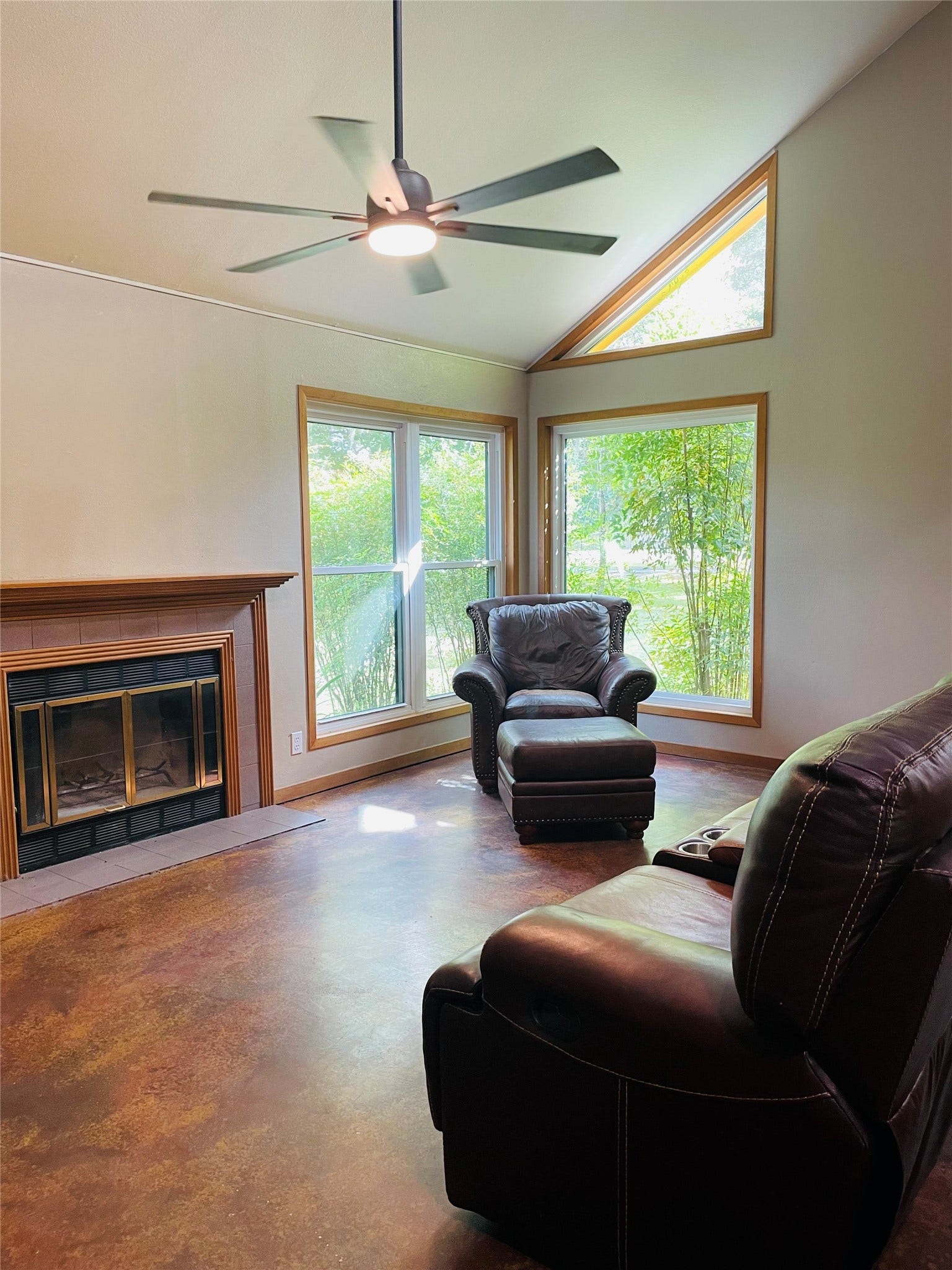 5610 County Road 823, West Columbia, TX 77486 5610 County Road 823, West Columbia, TX 77486
