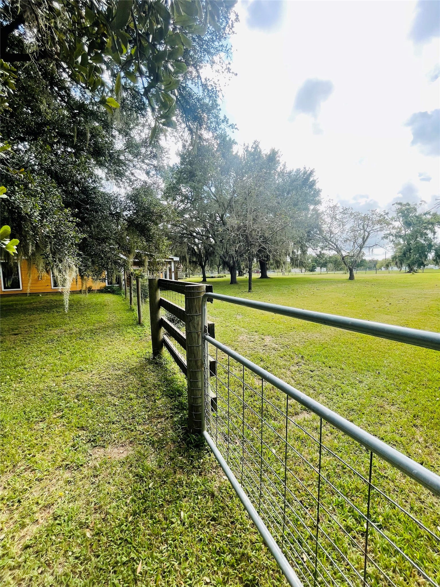 5610 County Road 823, West Columbia, TX 77486 5610 County Road 823, West Columbia, TX 77486