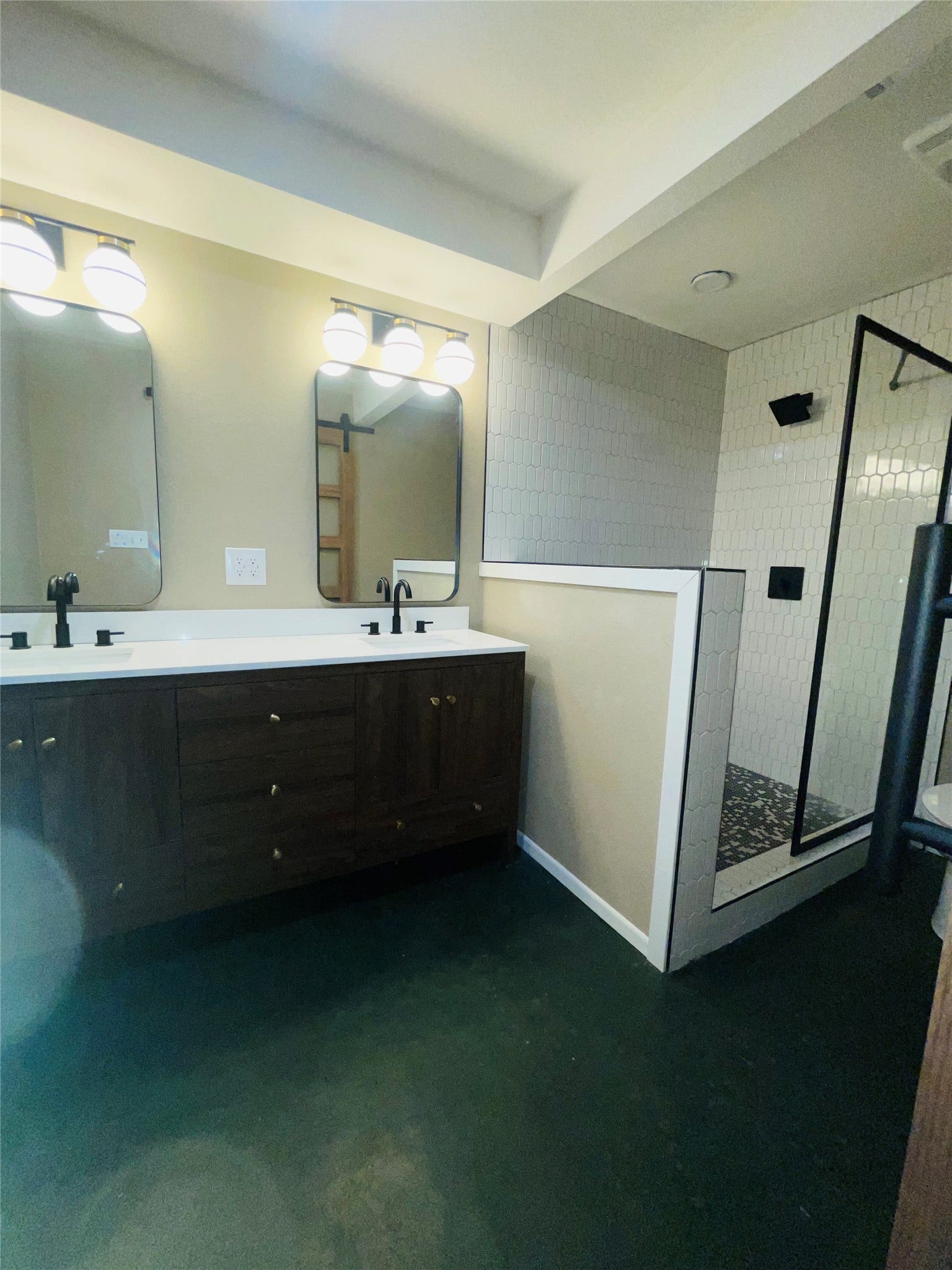 5610 County Road 823, West Columbia, TX 77486 5610 County Road 823, West Columbia, TX 77486